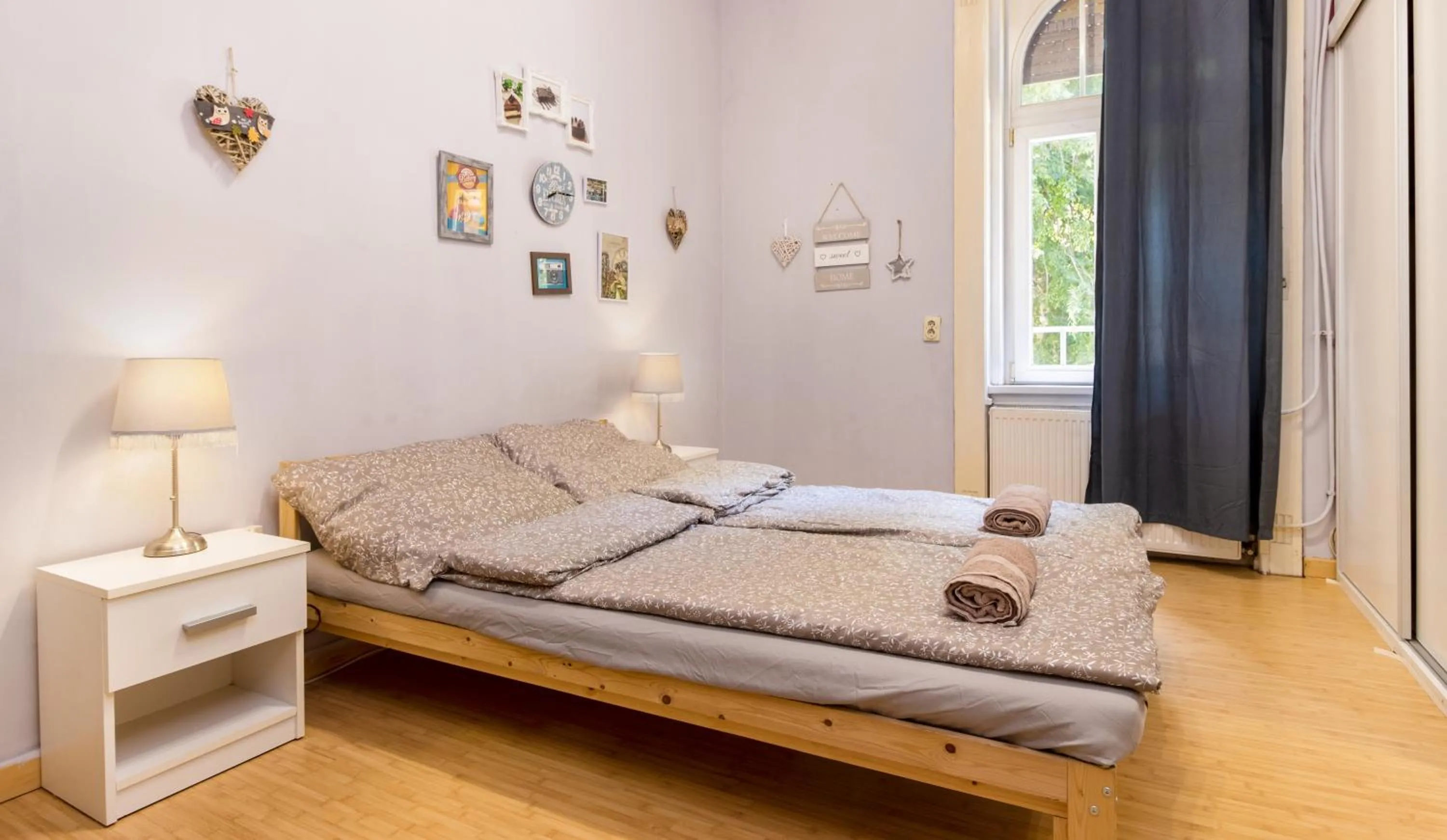 Bedroom, Bed in Aurora Apartments