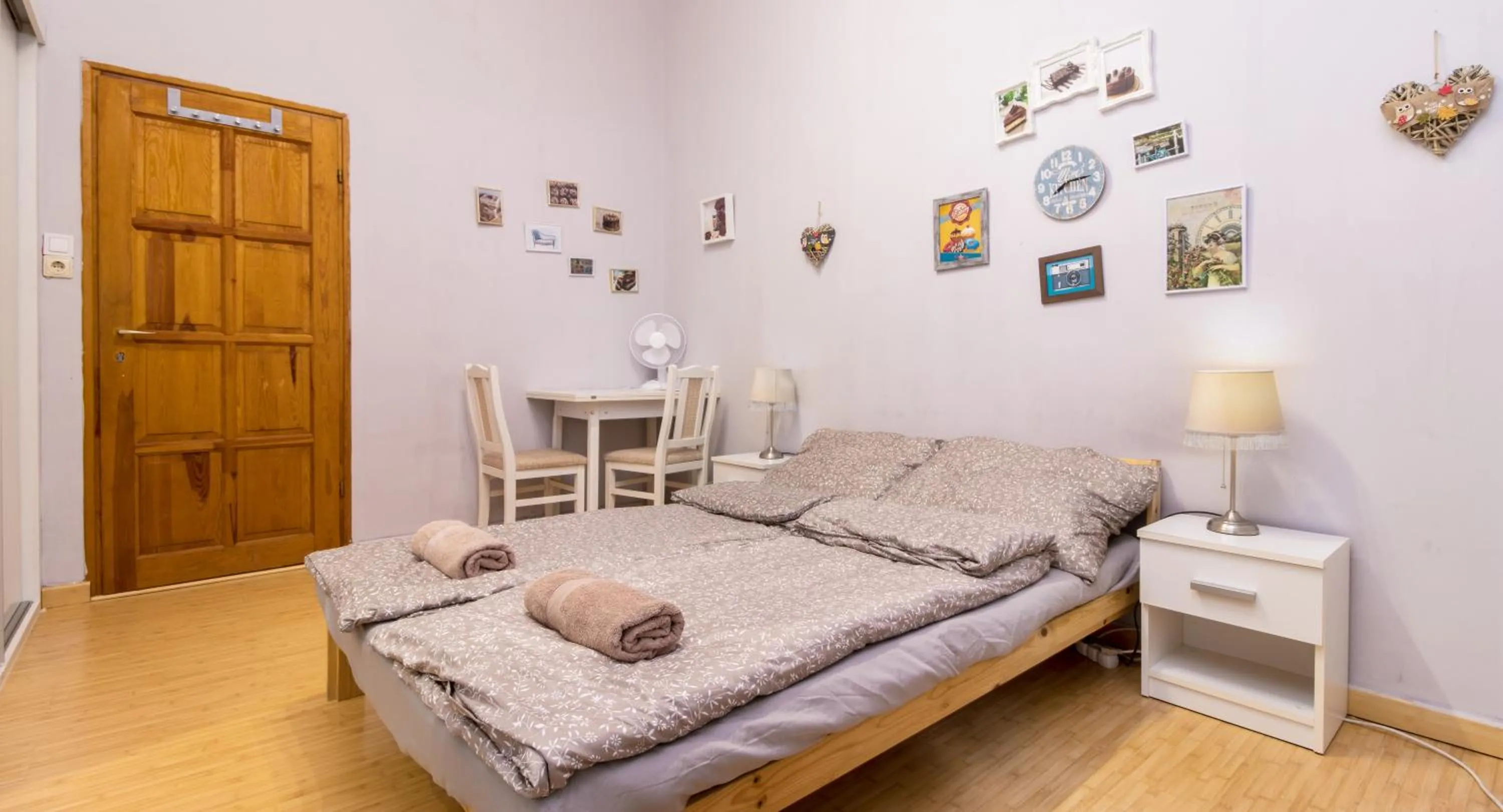 Bedroom, Bed in Aurora Apartments
