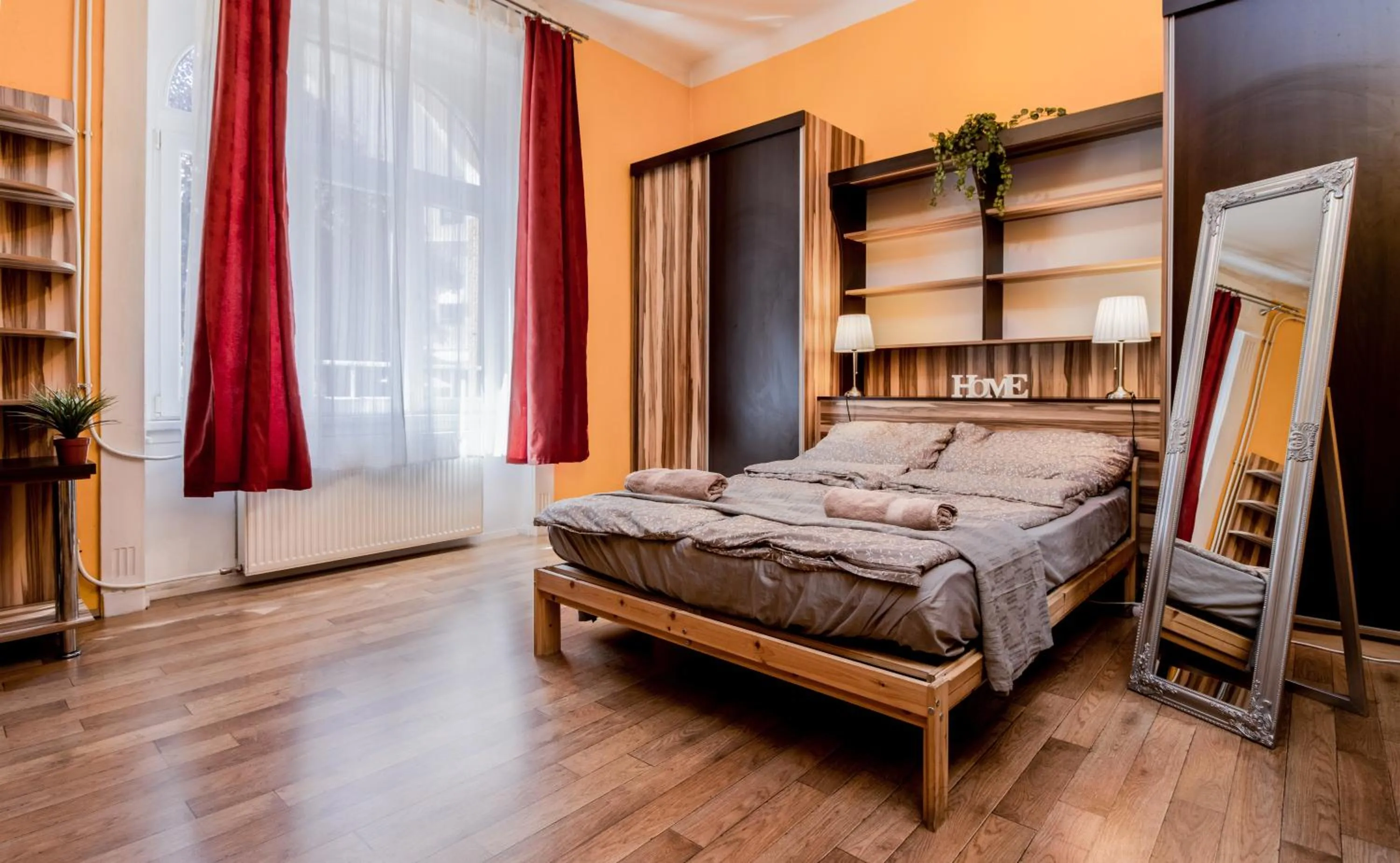 Photo of the whole room, Bed in Aurora Apartments