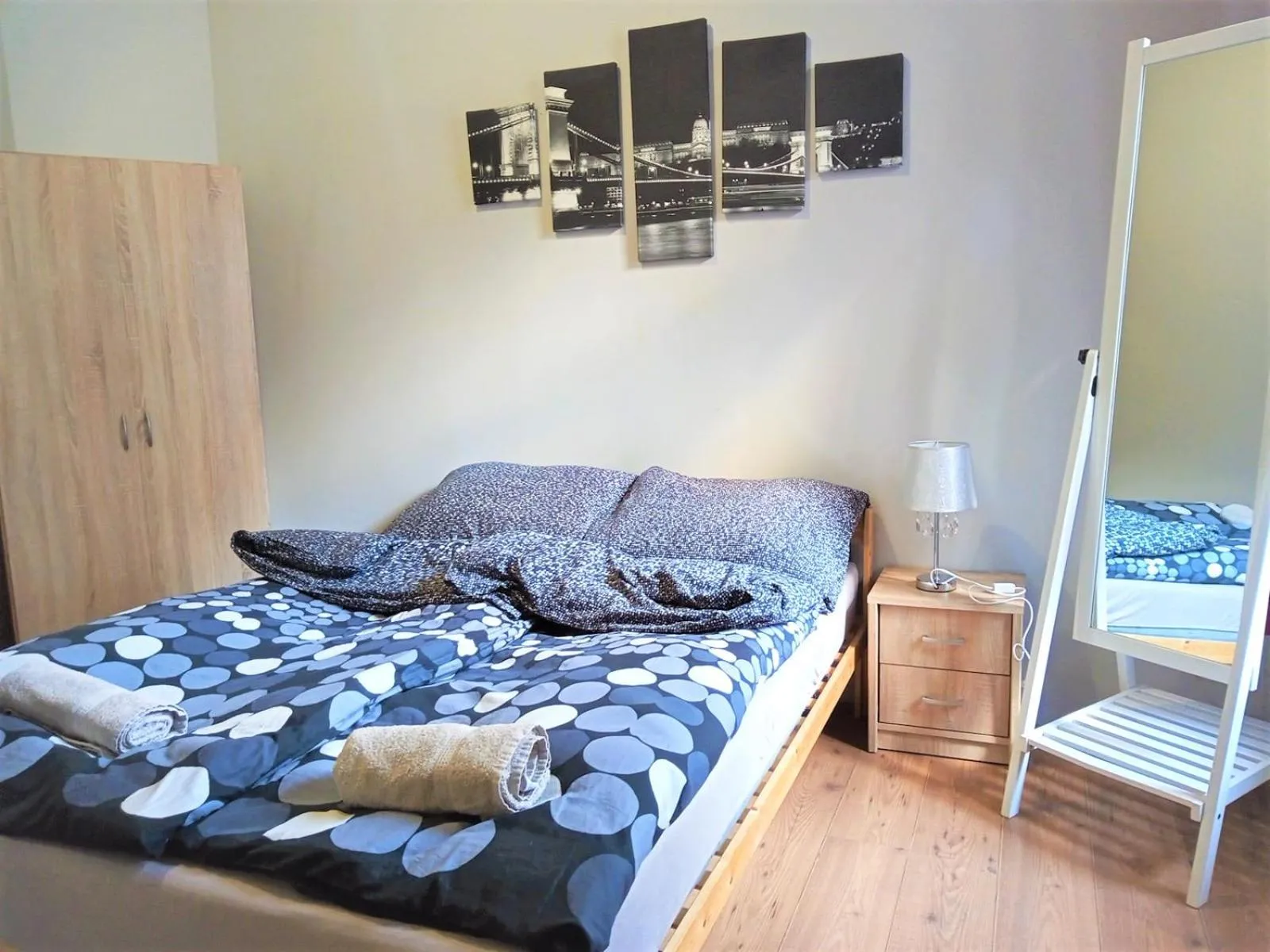 Photo of the whole room, Bed in Aurora Apartments
