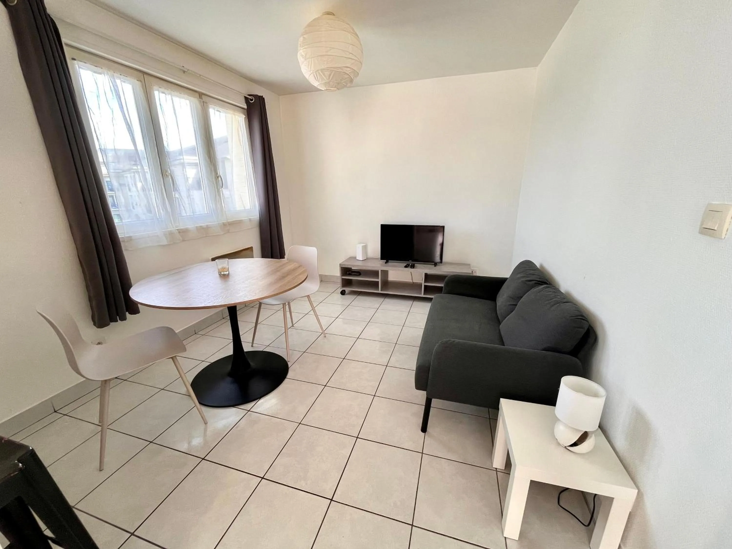 TV and multimedia in Bienvenue chez vous, Déplacement Pro