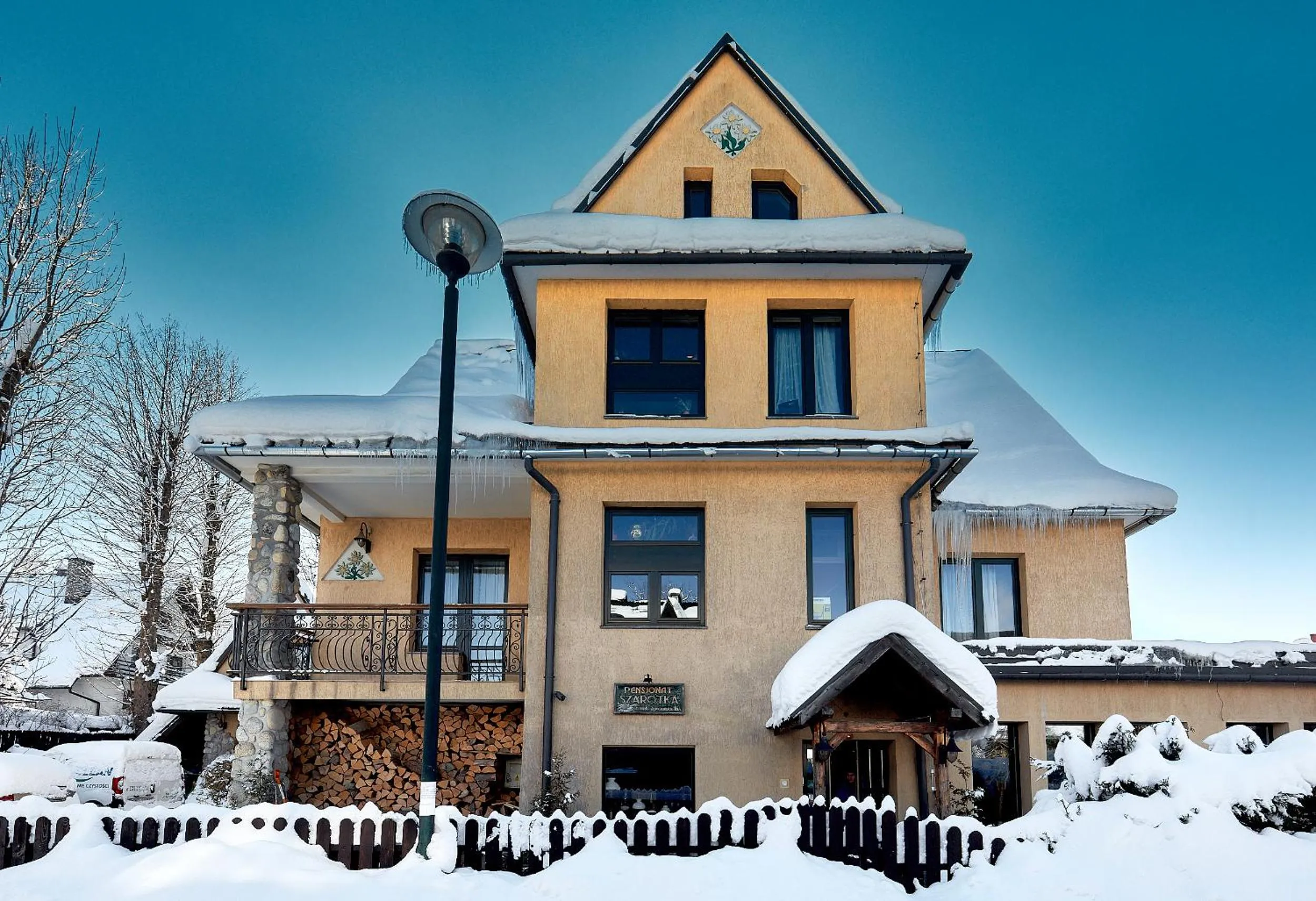 Facade/entrance in Szarotka