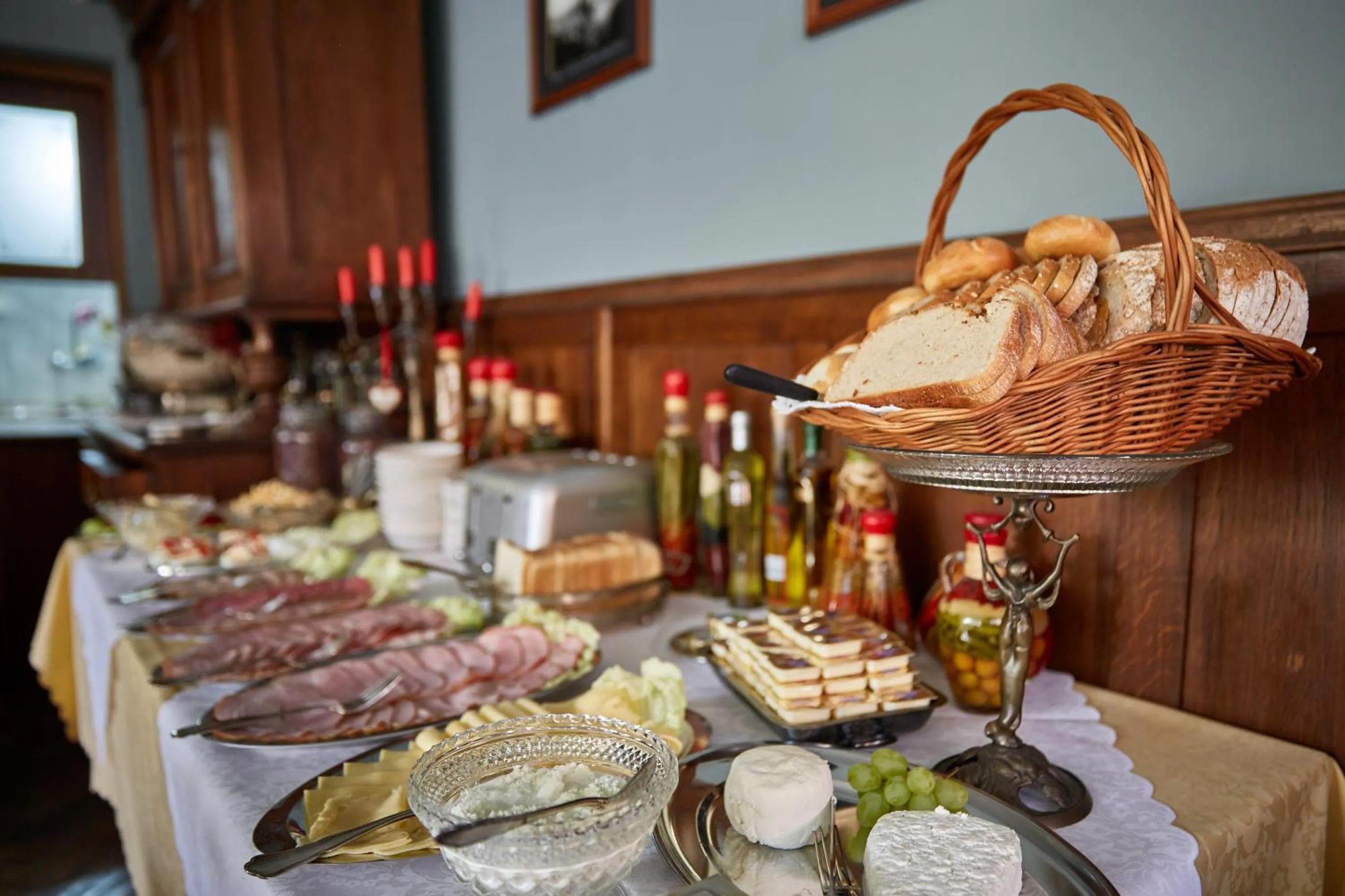 Restaurant/places to eat in Szarotka