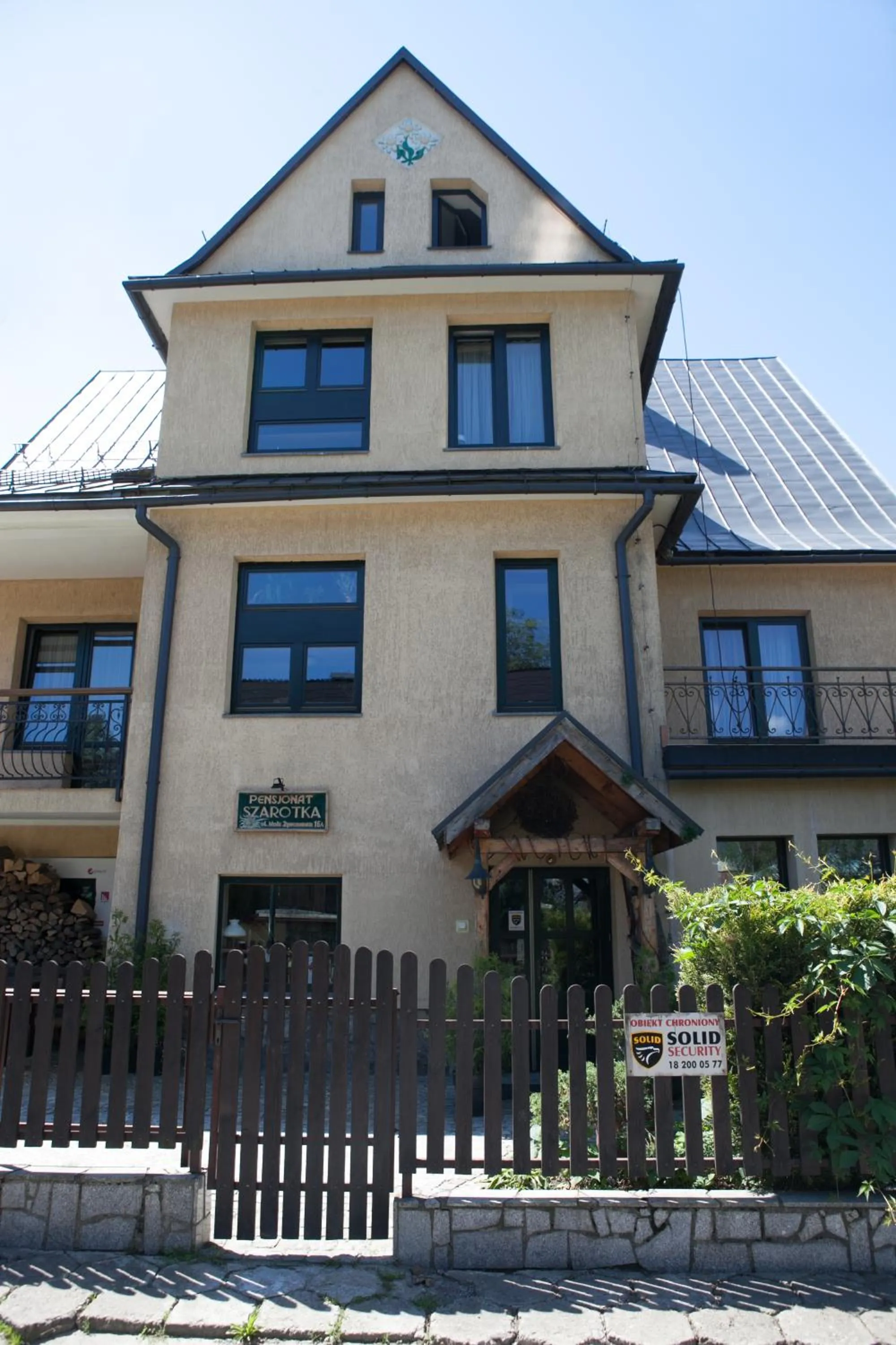 Facade/entrance in Szarotka