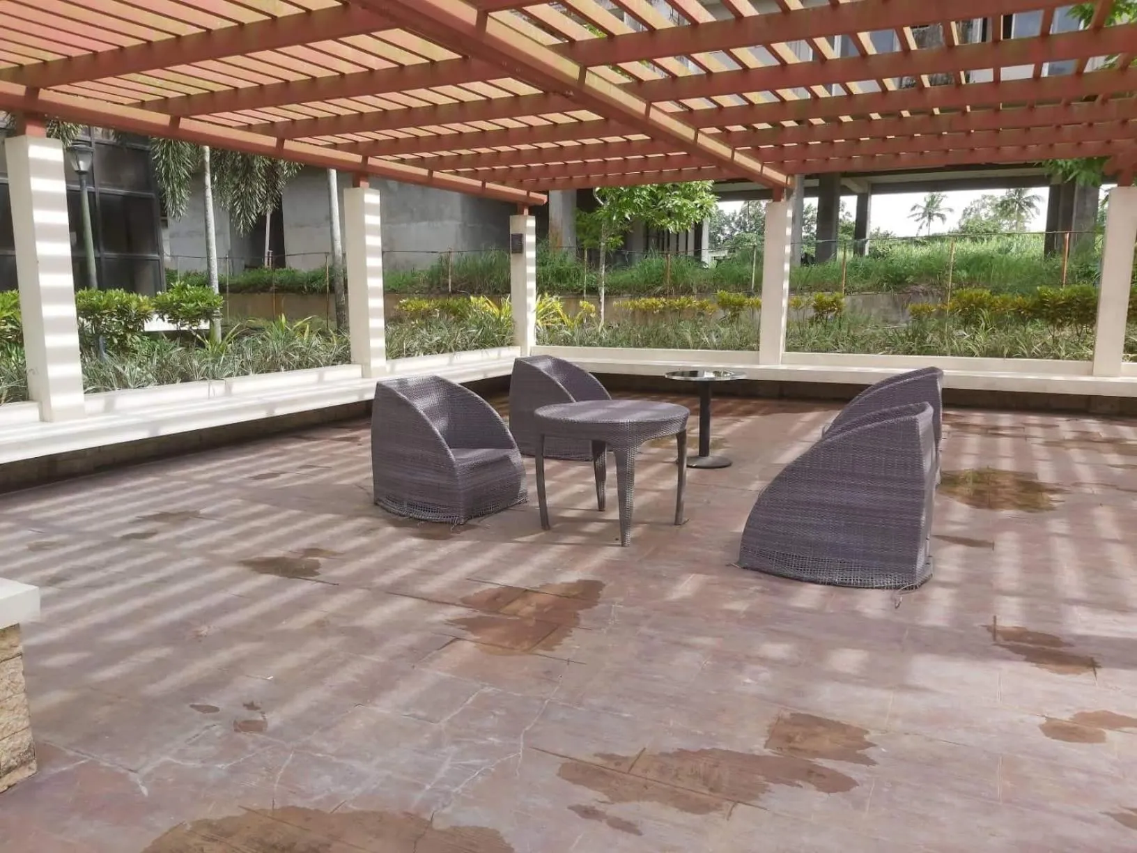 Patio in Affordable Tagaytay Monteluce 2 BR with Pool G28