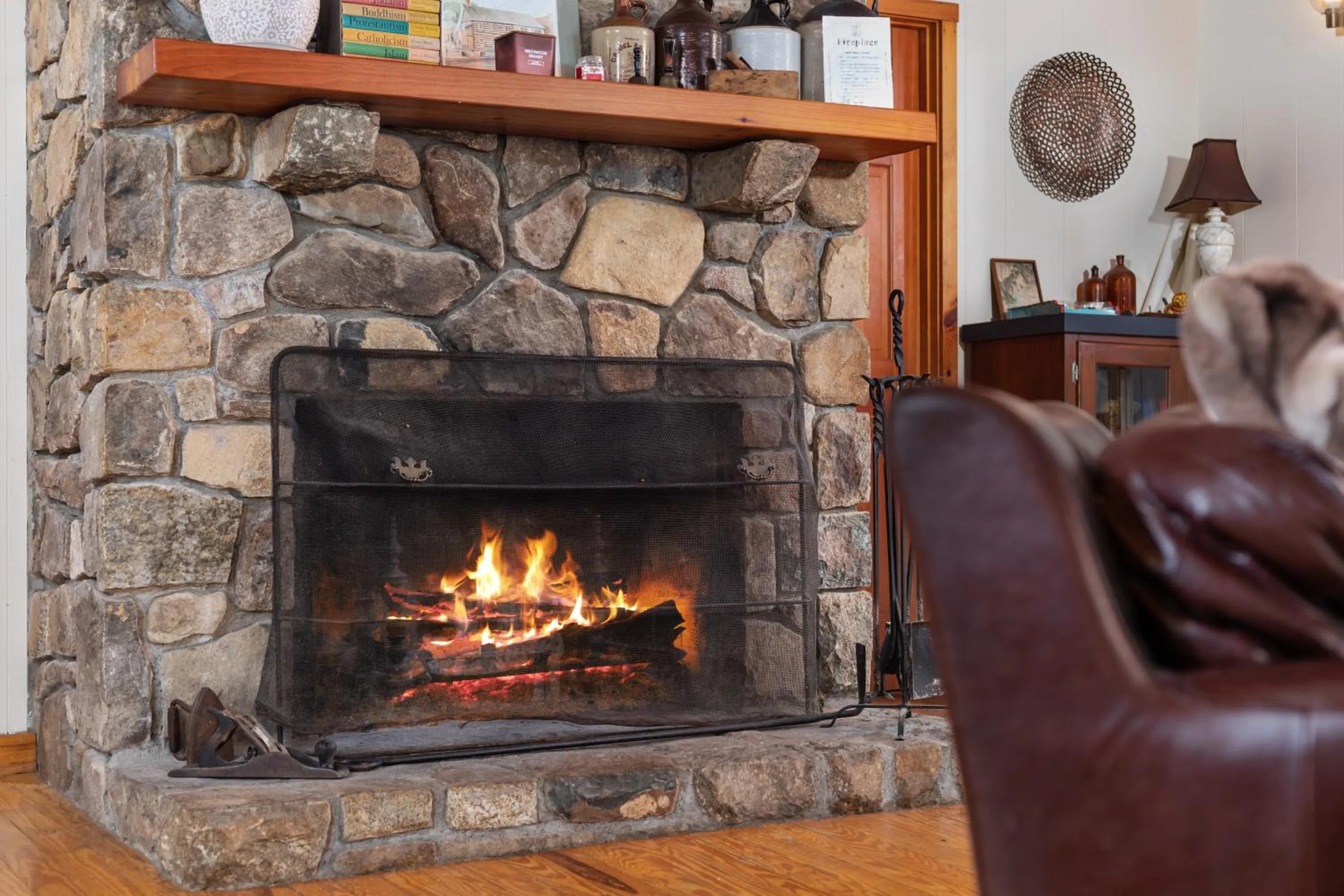 Sleepy Hollow 5BR Cabin - National Park 7 Min, Hot Tub, Fire Pit, Sleeps 12