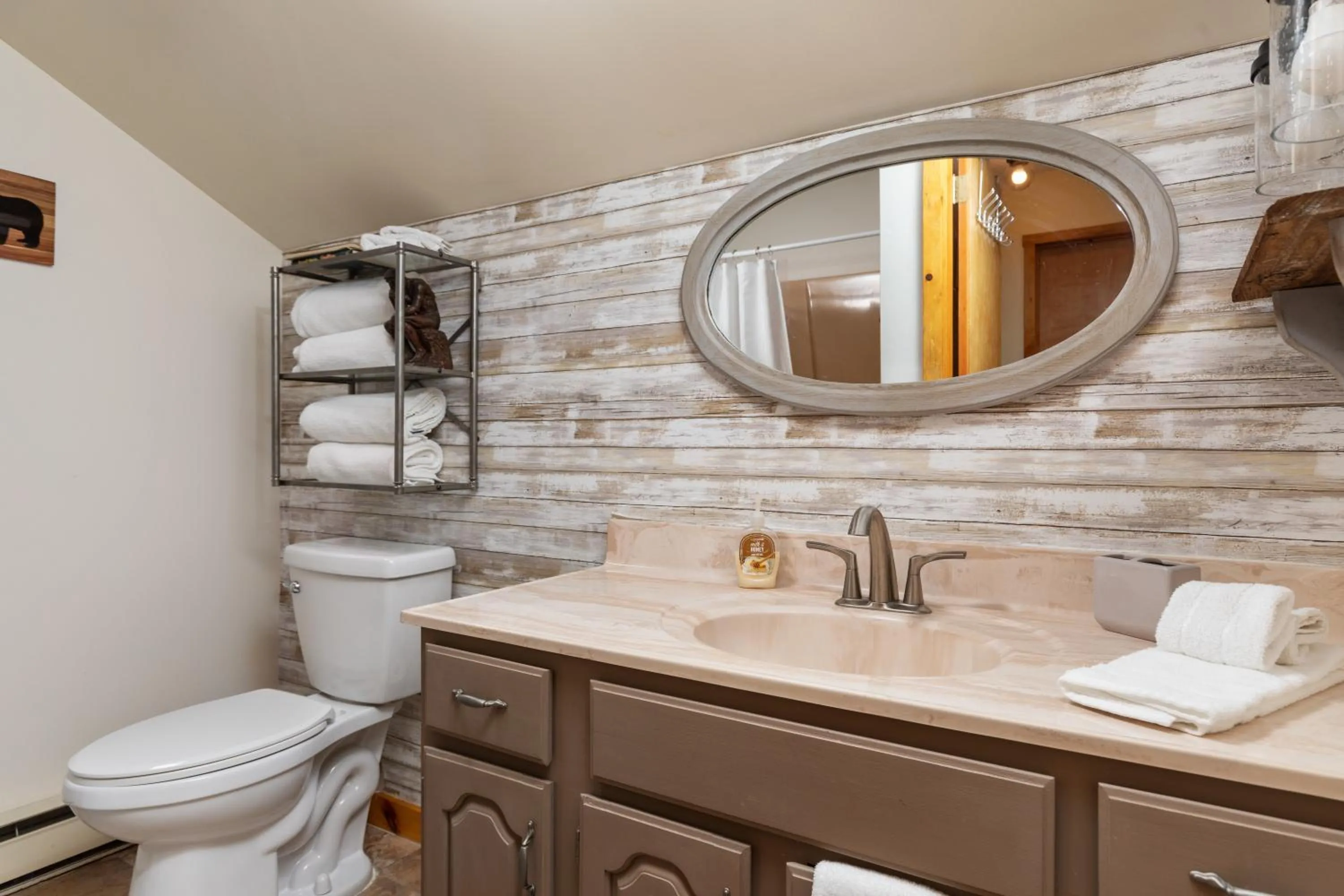 Sleepy Hollow 5BR Cabin - National Park 7 Min, Hot Tub, Fire Pit, Sleeps 12