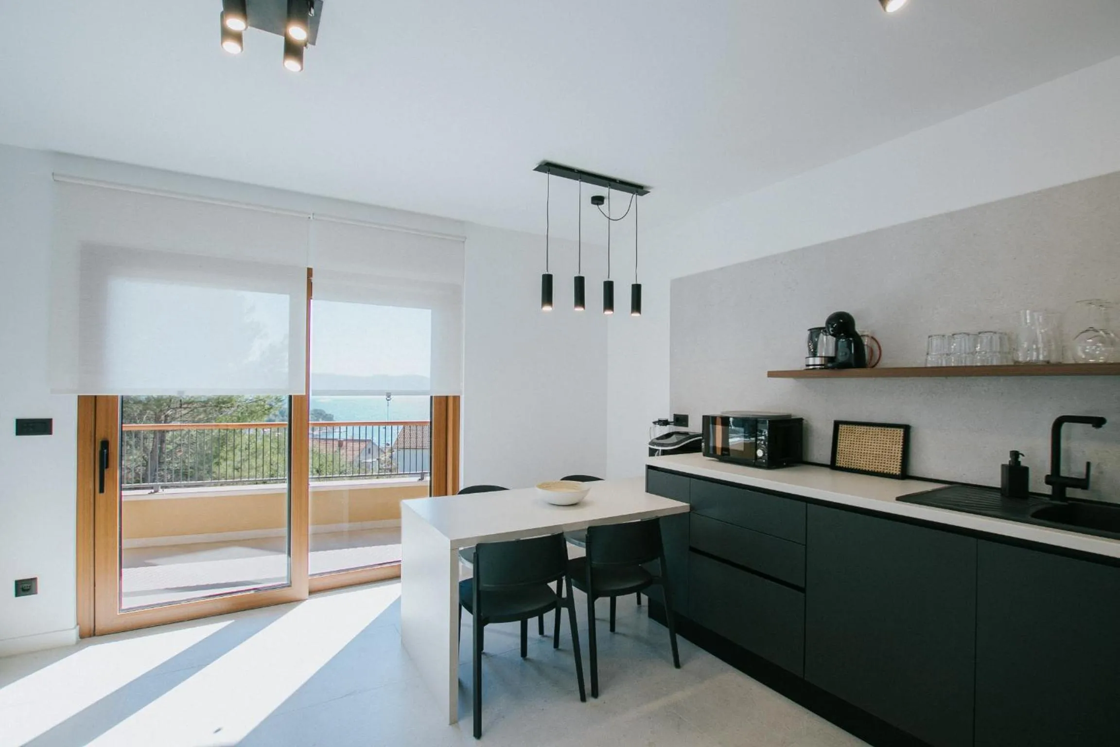 Oleander Urban Suites, high-speed internet, beach at 250, PET friendly