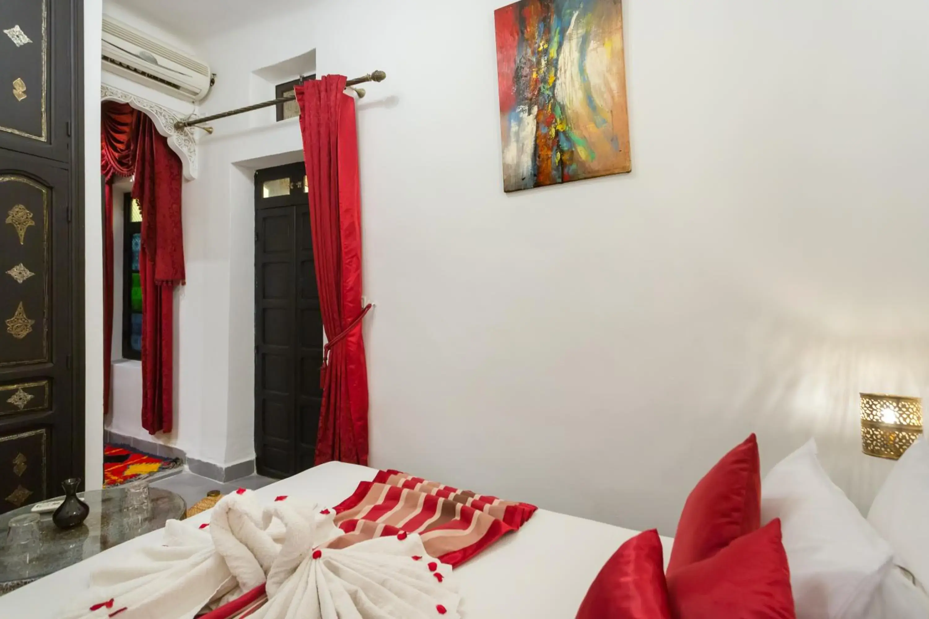 Double Room with Private Bathroom in Riad La Porte d'Or & SPA Double Room with Private Bathroom in Riad La Porte d'Or & SPA