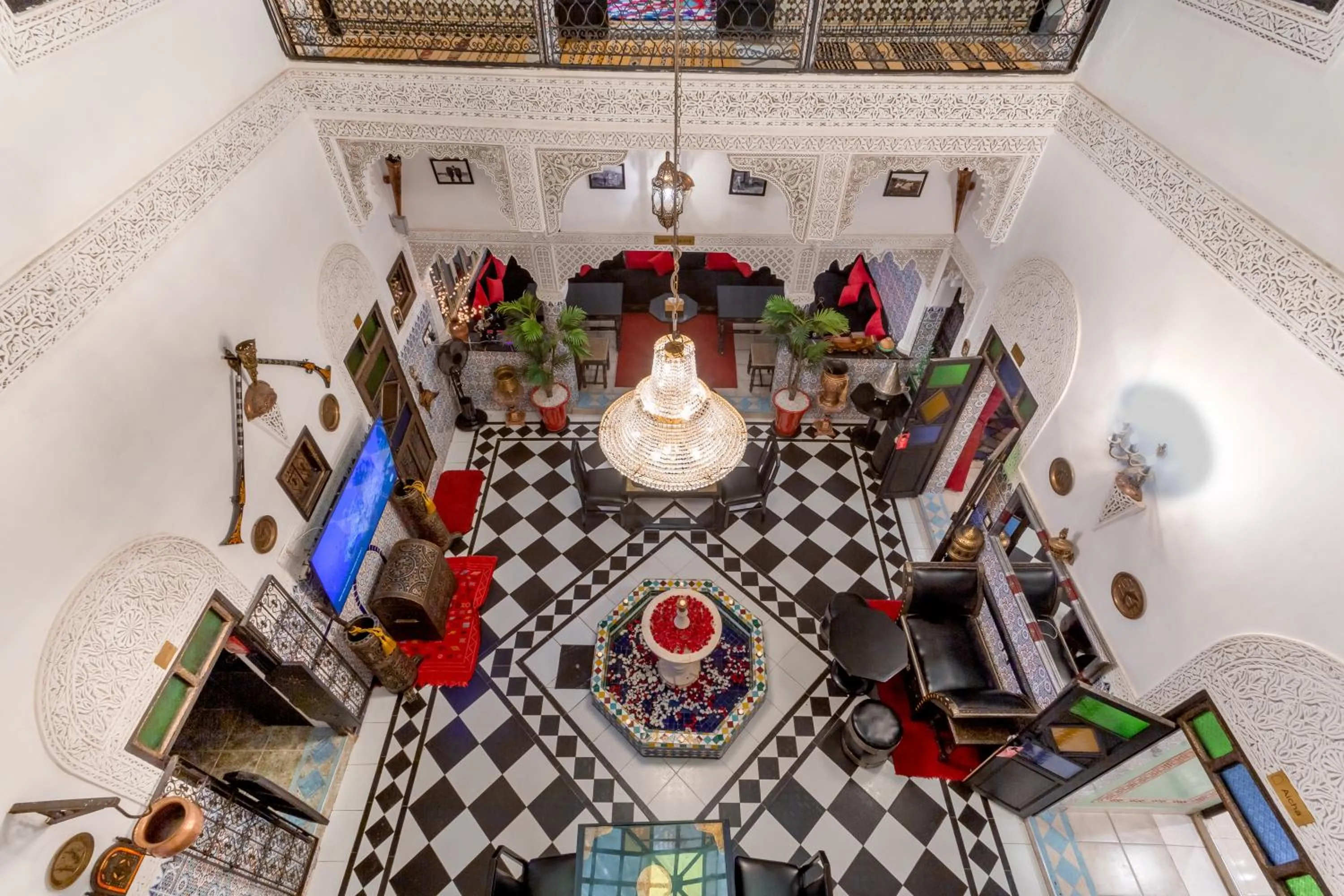 Communal lounge/ TV room in Riad La Porte d'Or & SPA