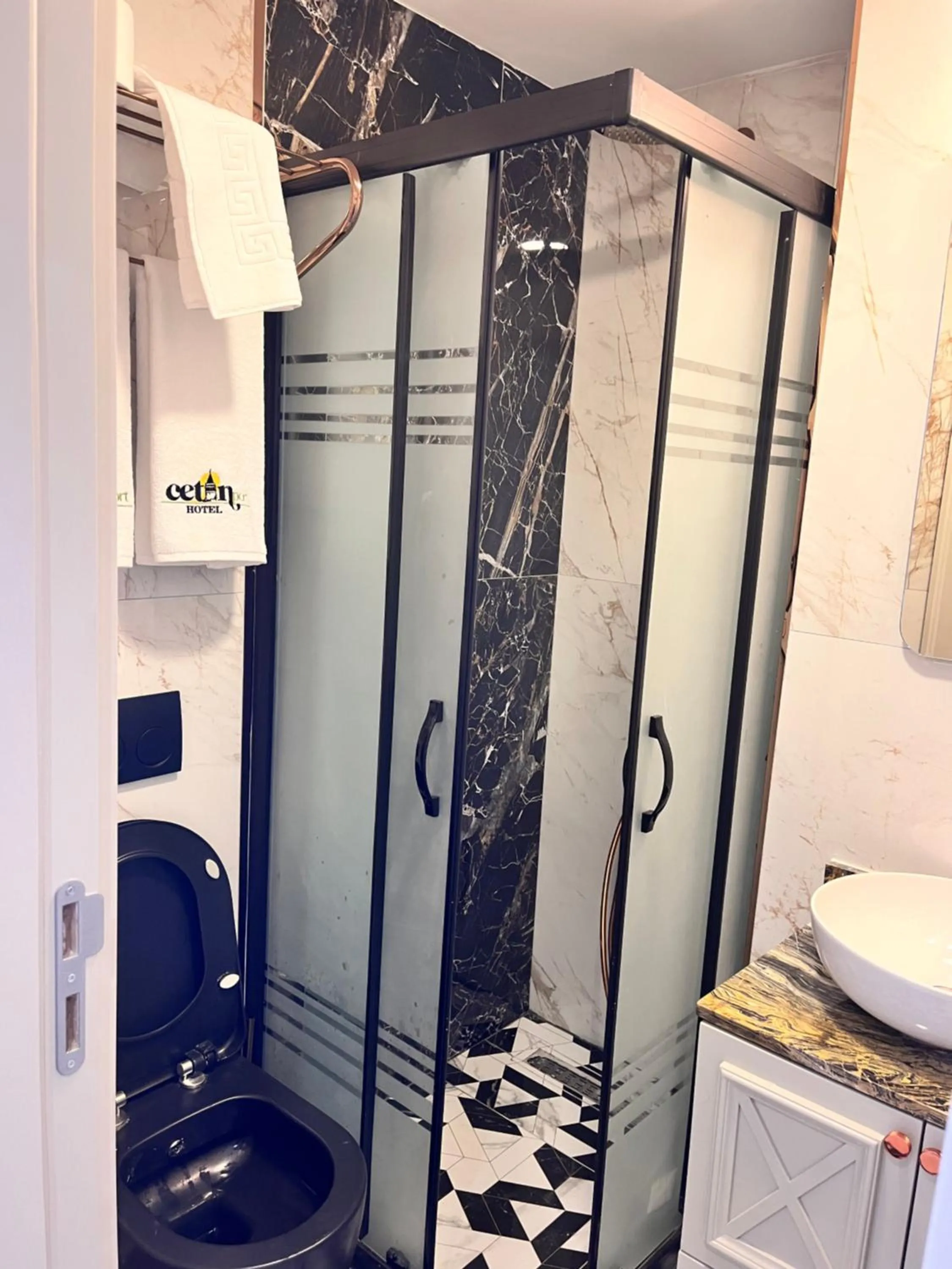 Bathroom in Cetin Port Hotel