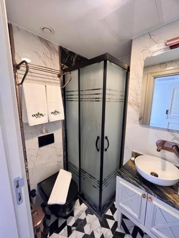 Shower in Cetin Port Hotel