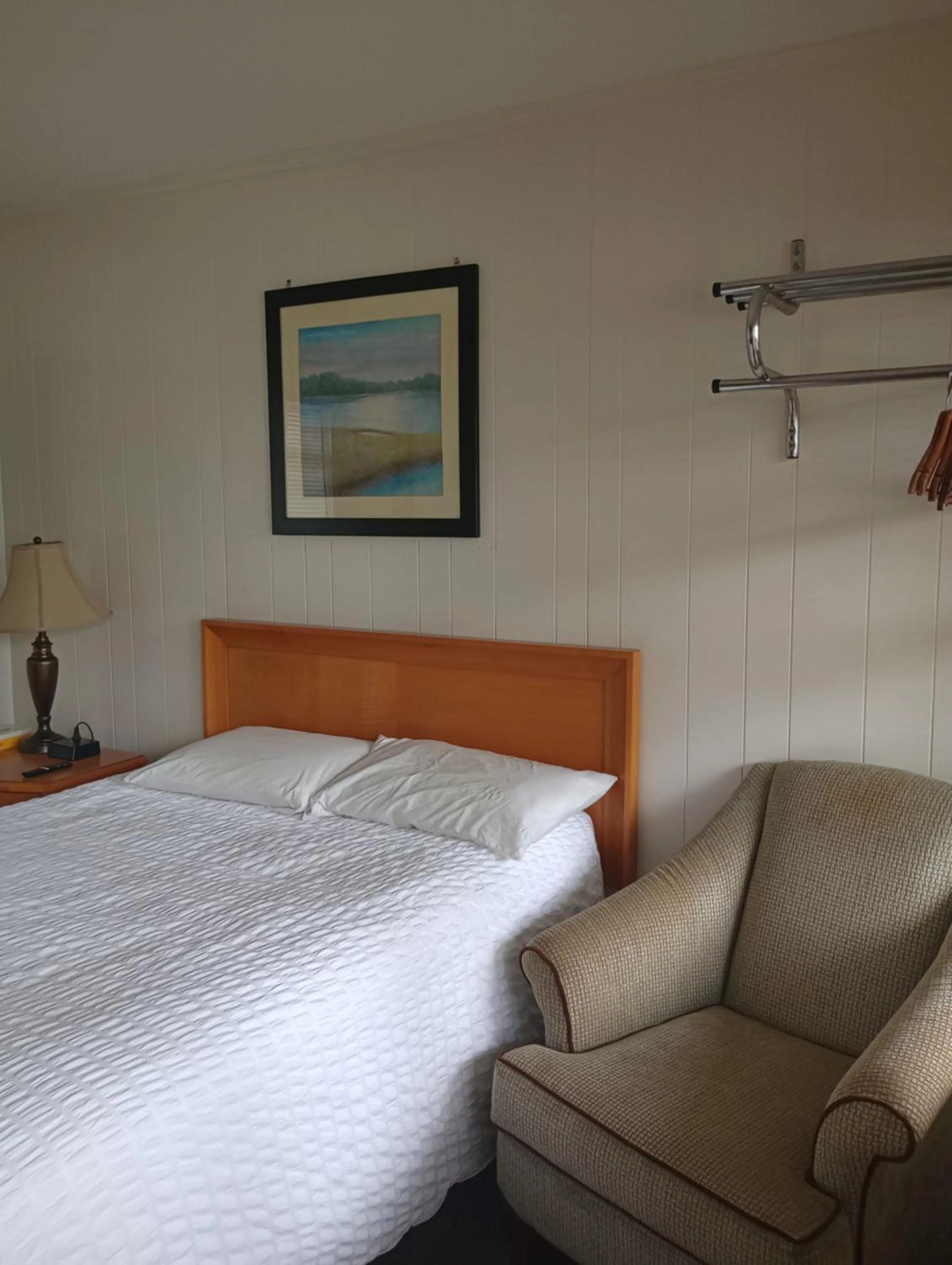 Bedroom, Bed in The Ashley