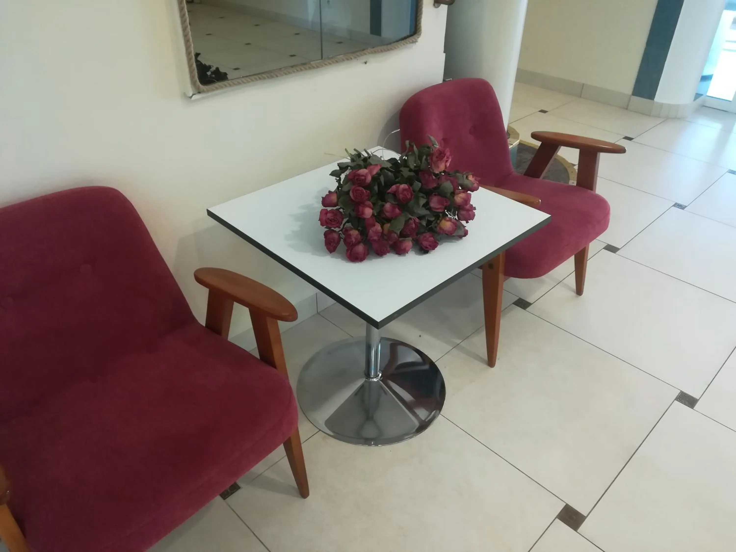 Lobby or reception in Damroka