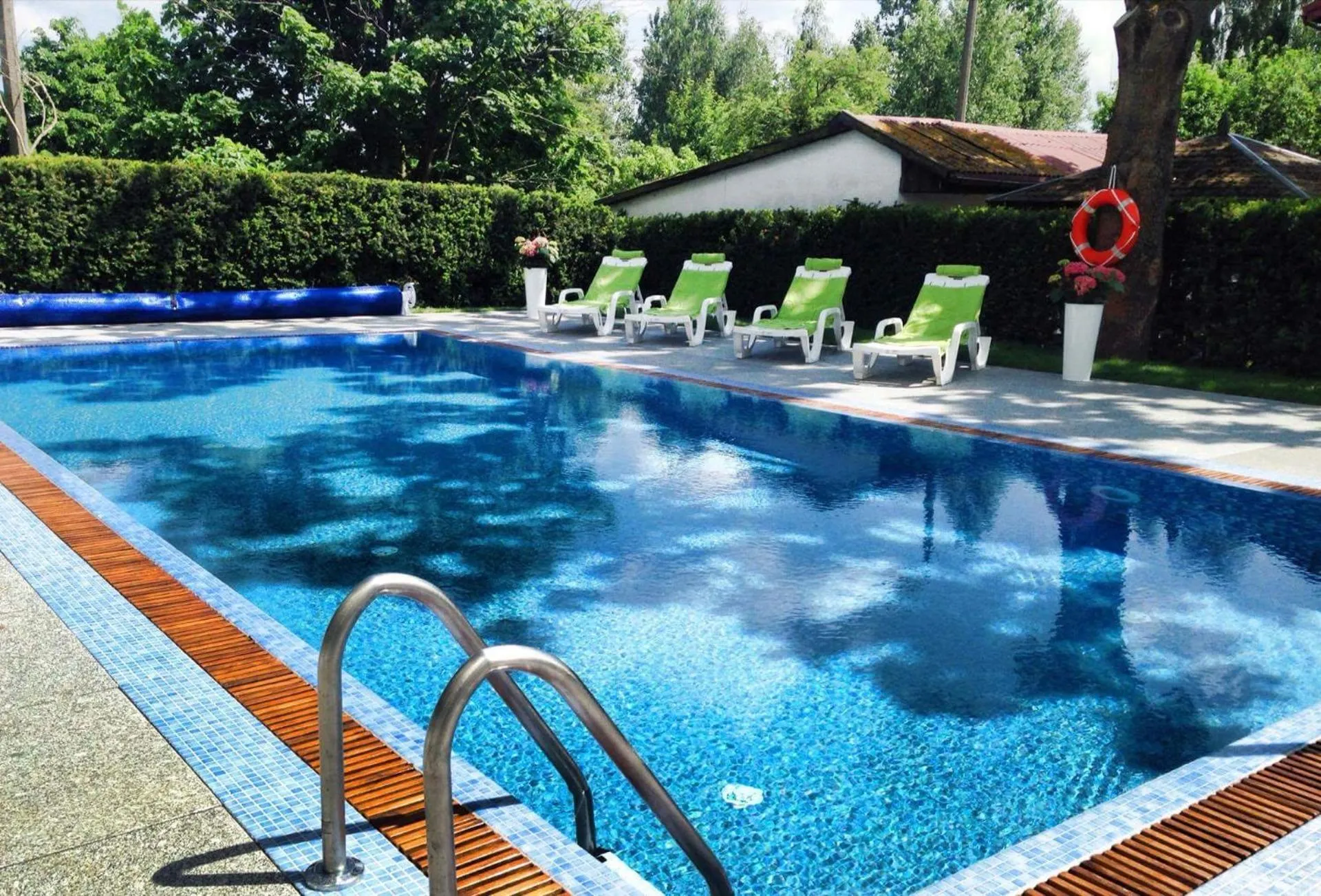 Property building in Damroka