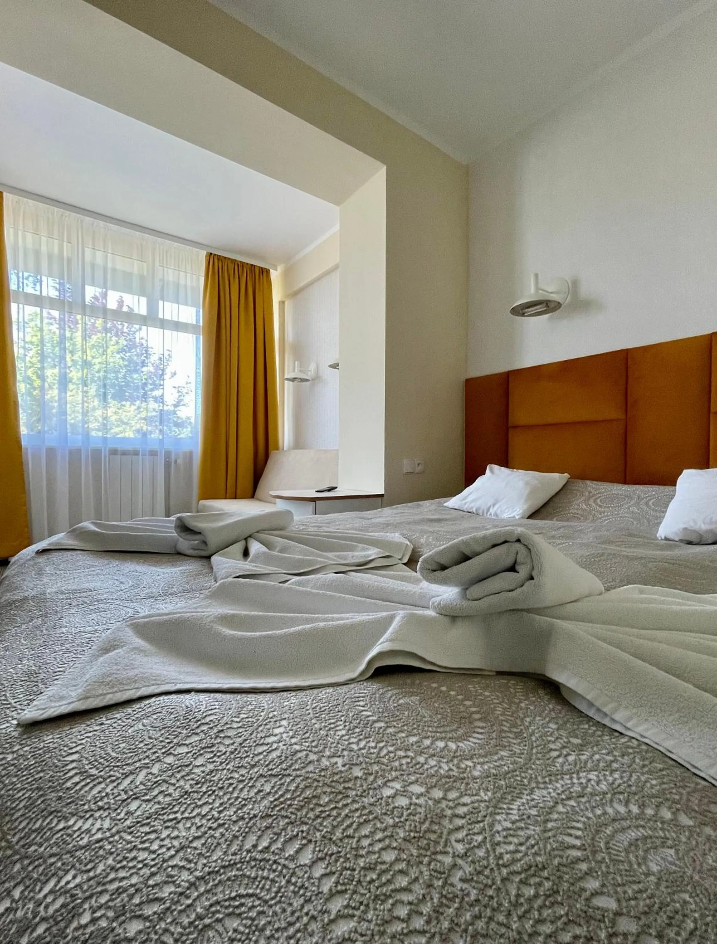 Bedroom, Bed in Damroka