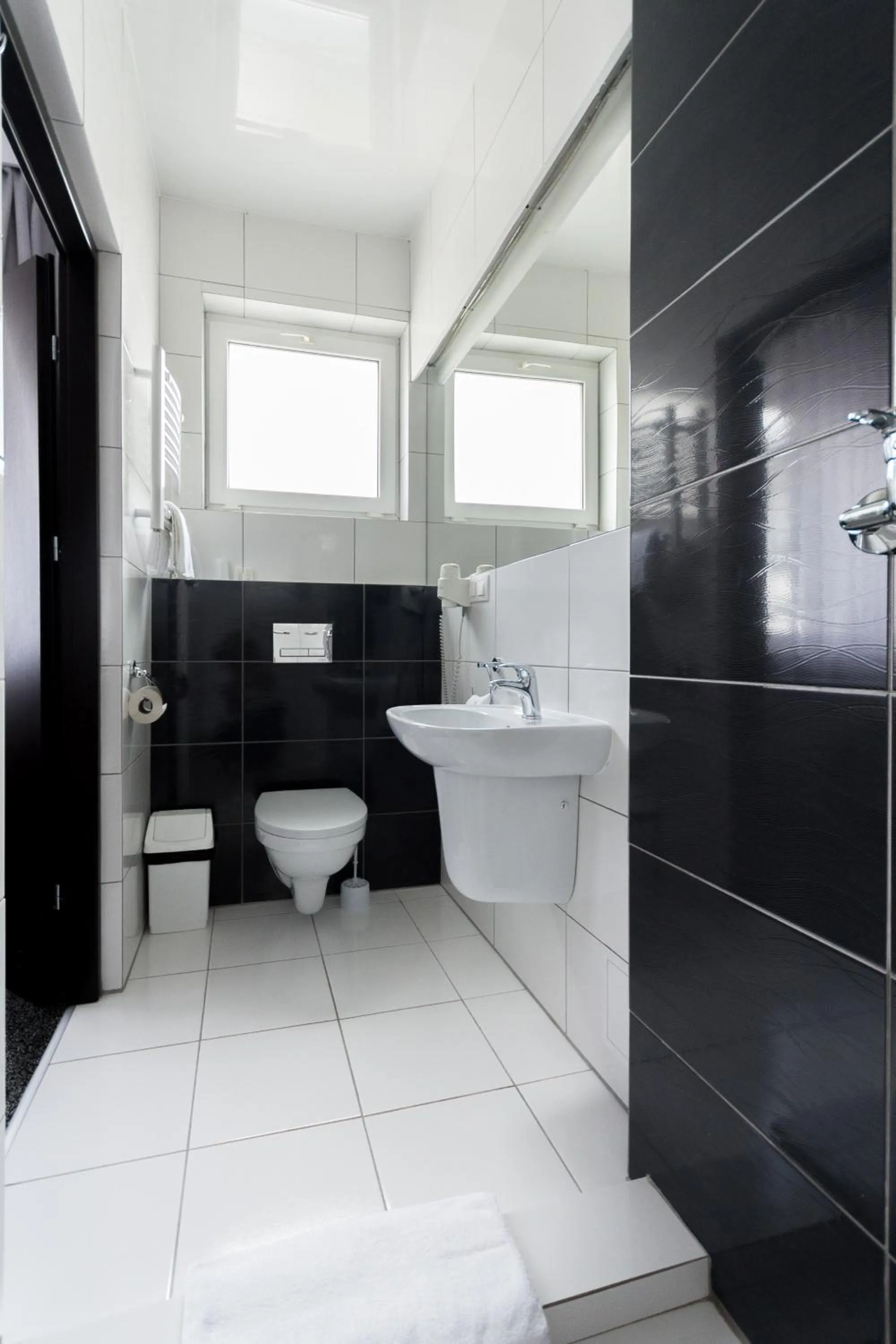 Bathroom in Hotel Junior - jesteśmy w trakcie modernizacji