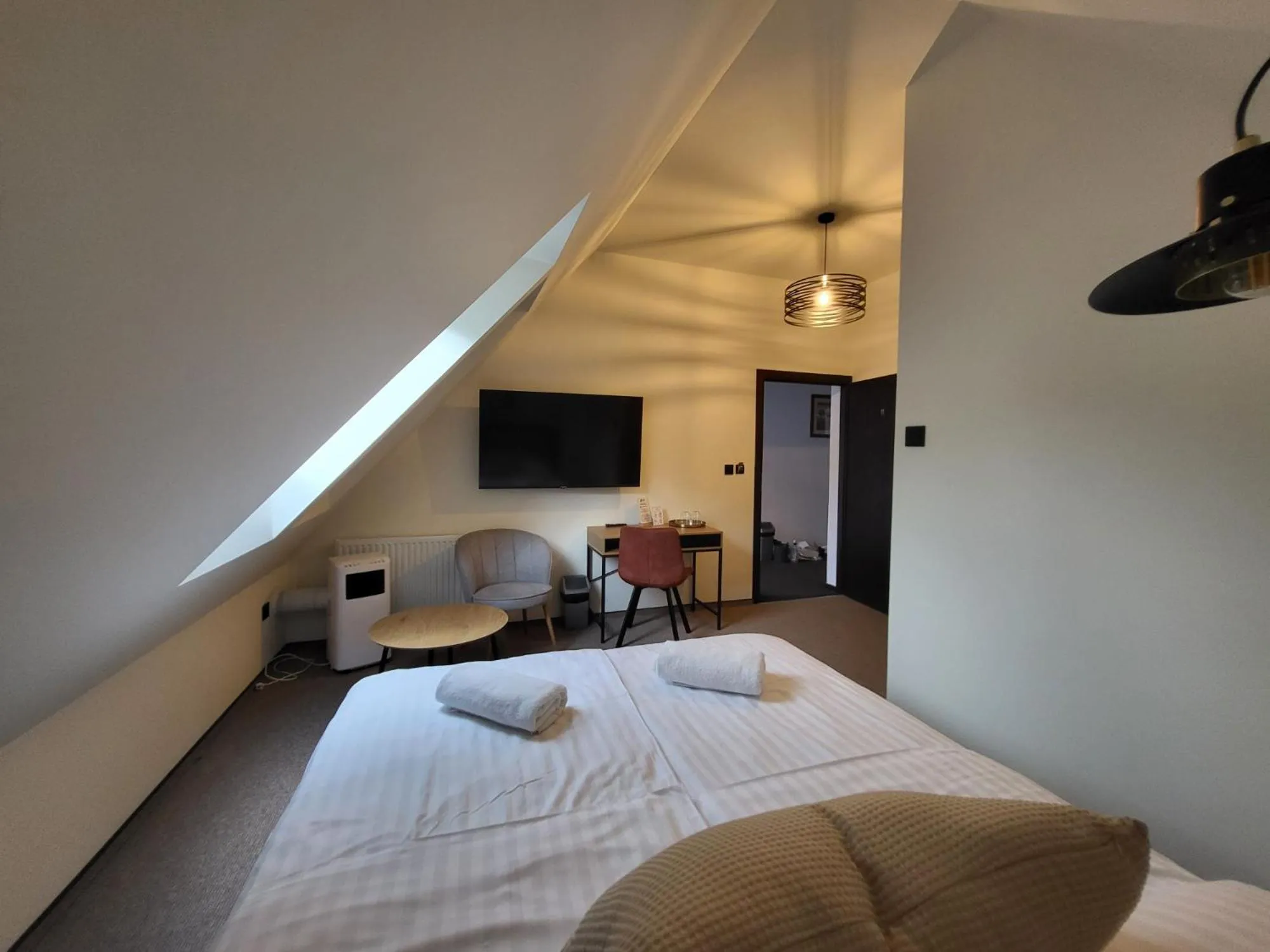 Bed in Hotel Junior - jesteśmy w trakcie modernizacji