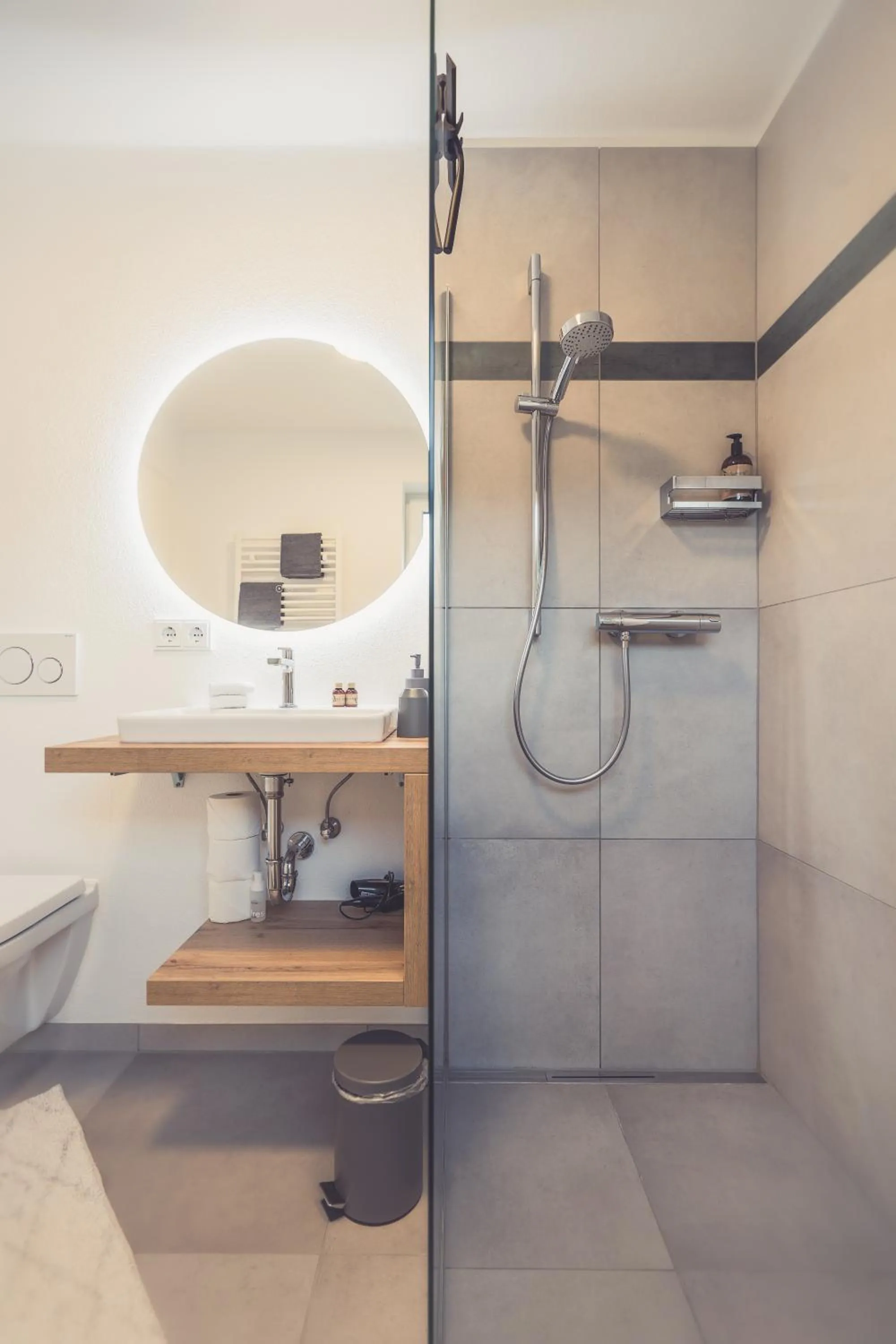 Shower in Anna Pertl - lieblingsquartier