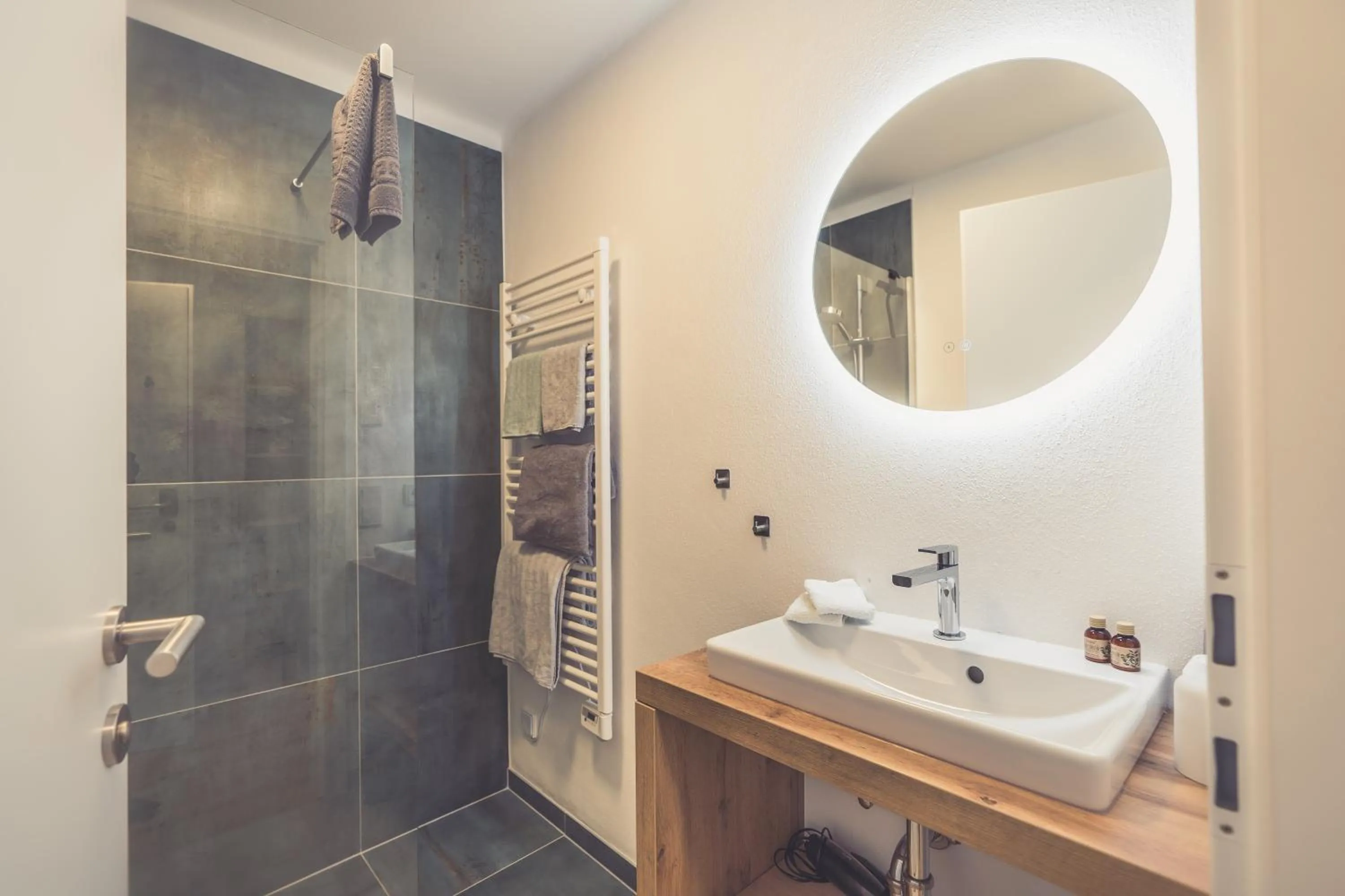 Shower in Anna Pertl - lieblingsquartier