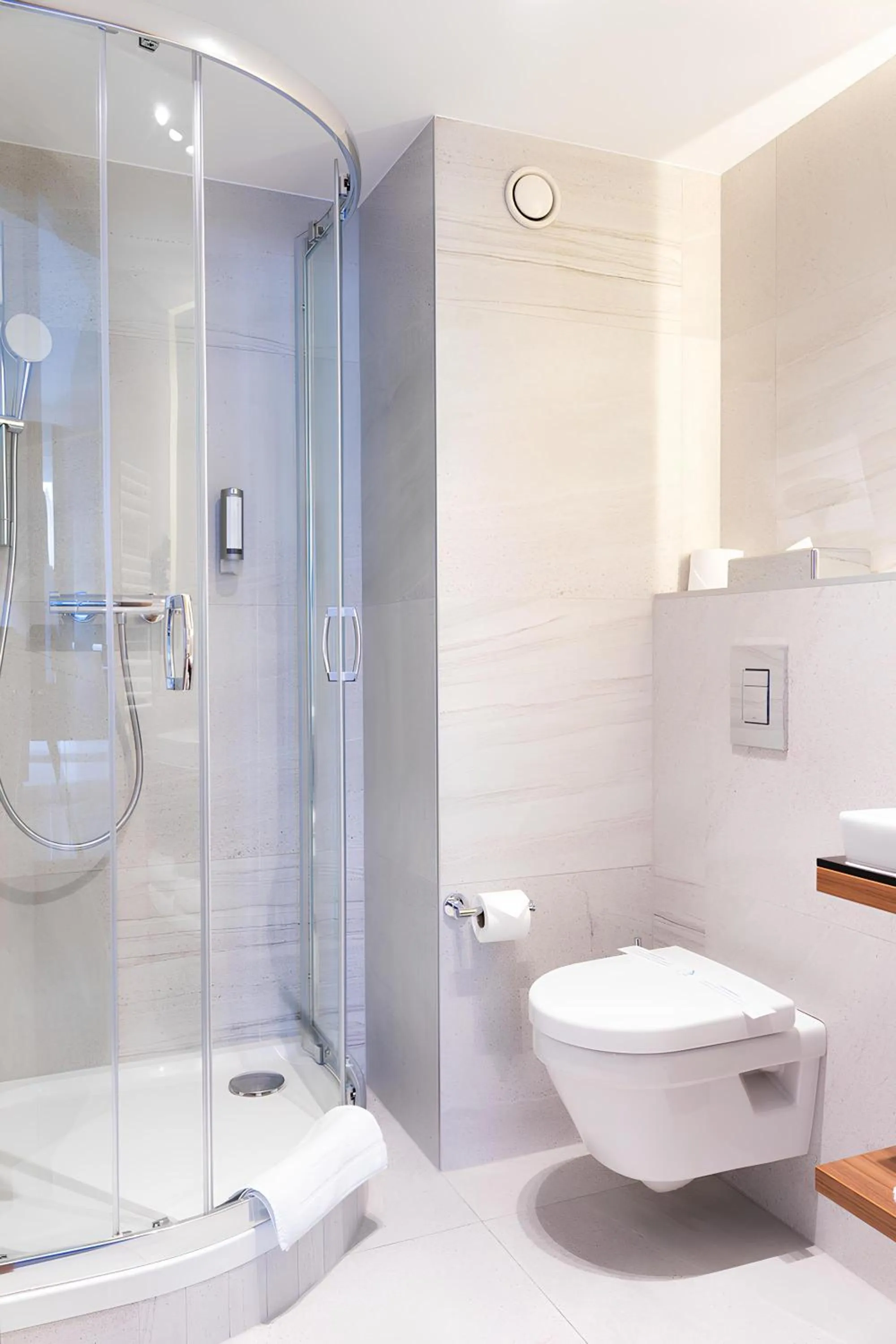 Shower in Ascot Premium Hotel