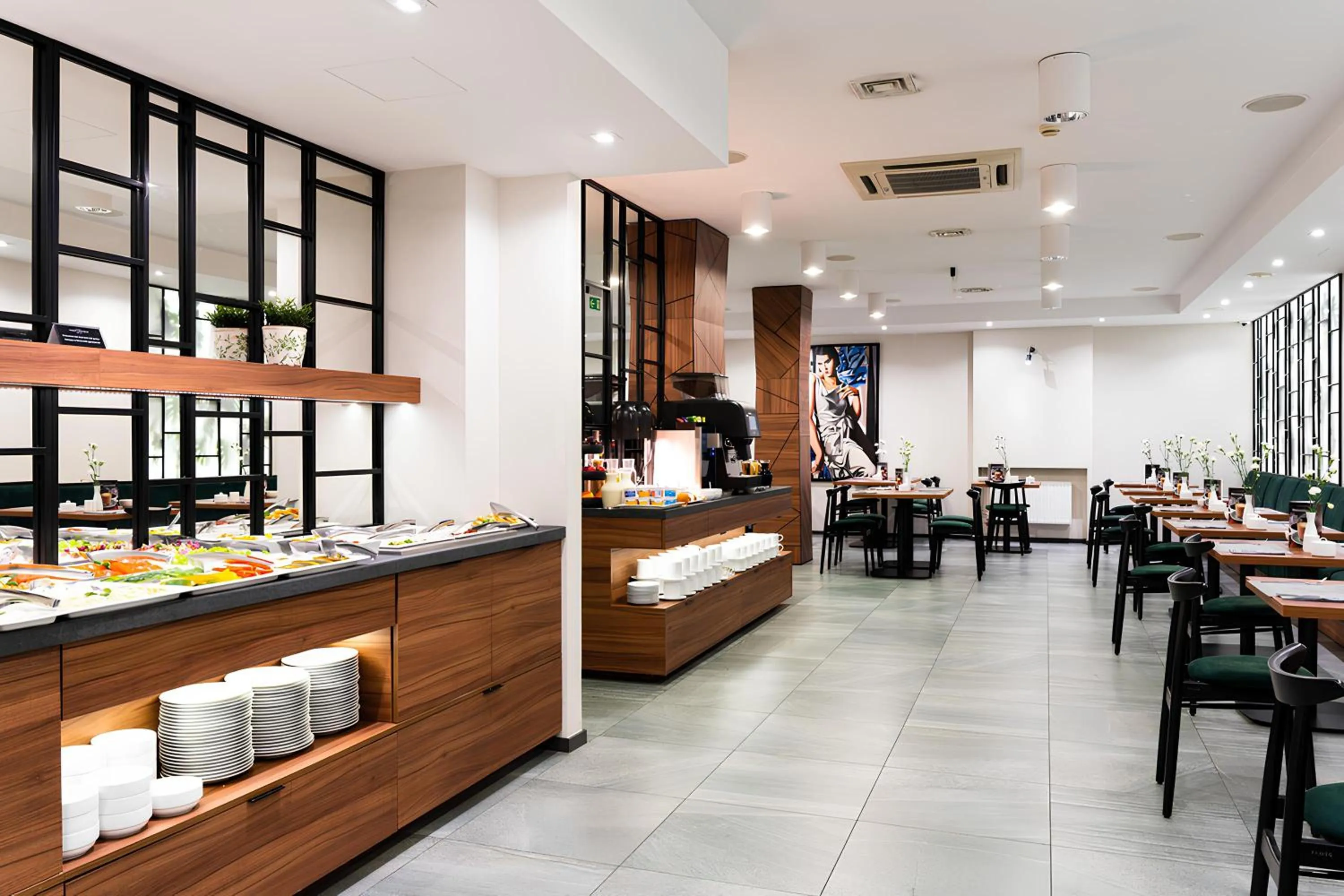 Food and drinks in Ascot Premium Hotel