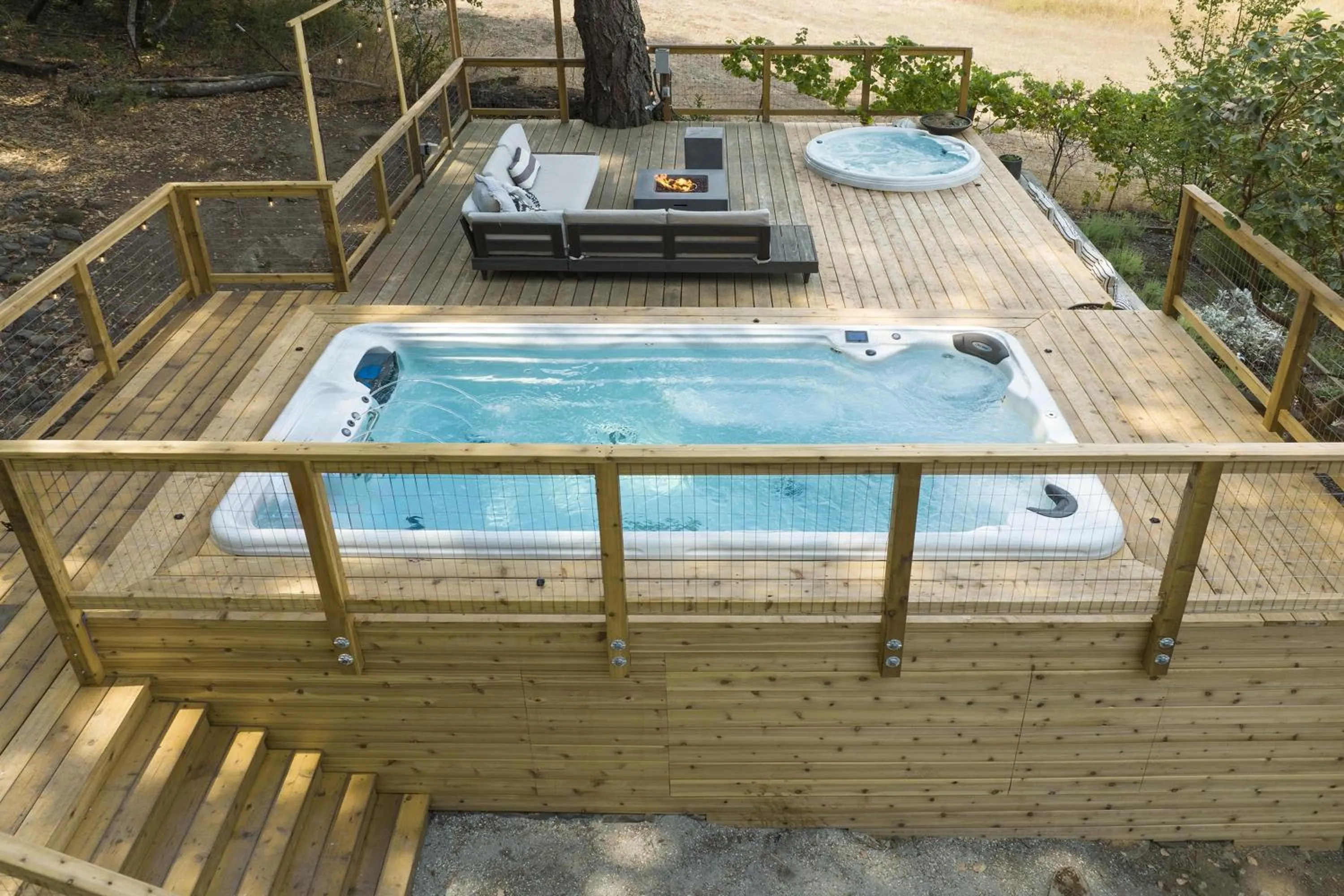 Property building in The Calistoga Cottage Wooded And Sunny 5 Mins To Downtown