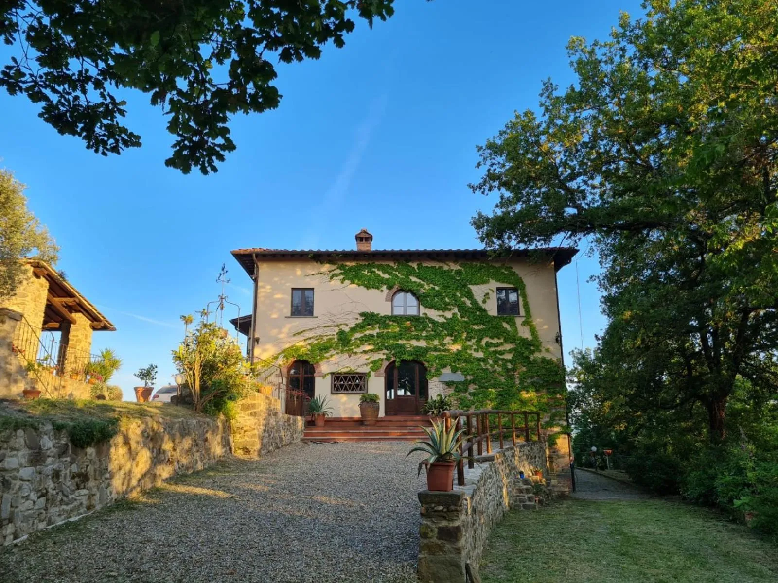 Property building in Il Castellaccio di Figline