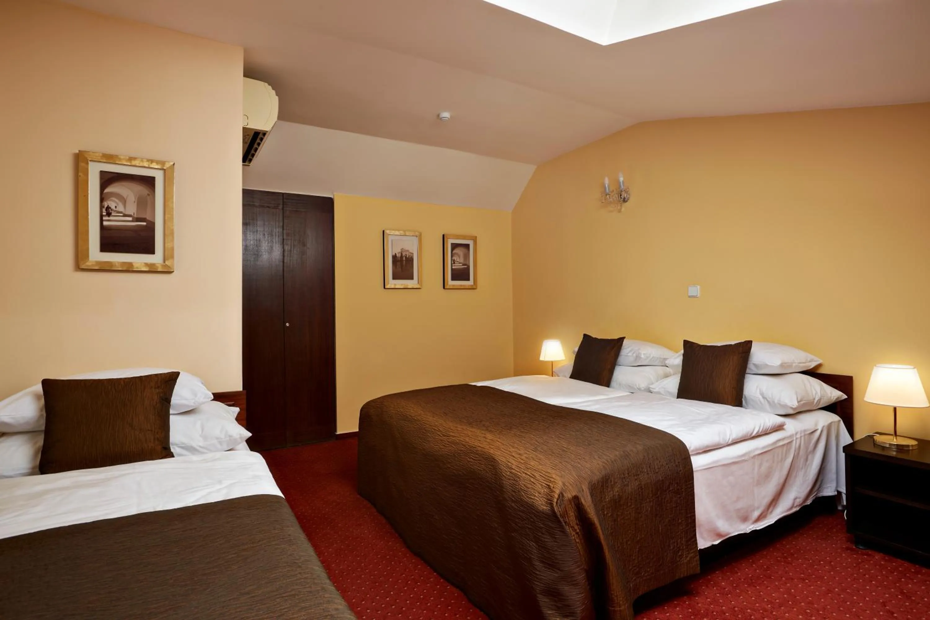 Bed in FLEUR DE LIS HOTEL