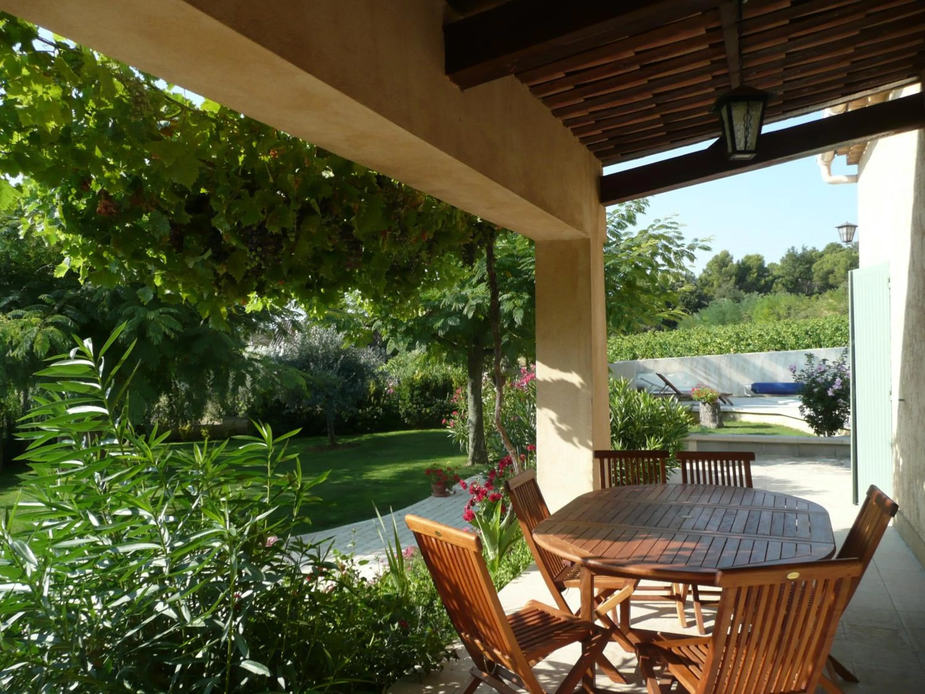 Spring in CHAMBRES D'HÔTES CLIMATISÉES avec CUISINE d'ÉTÉ "VILLA GOUR du PEYROL"