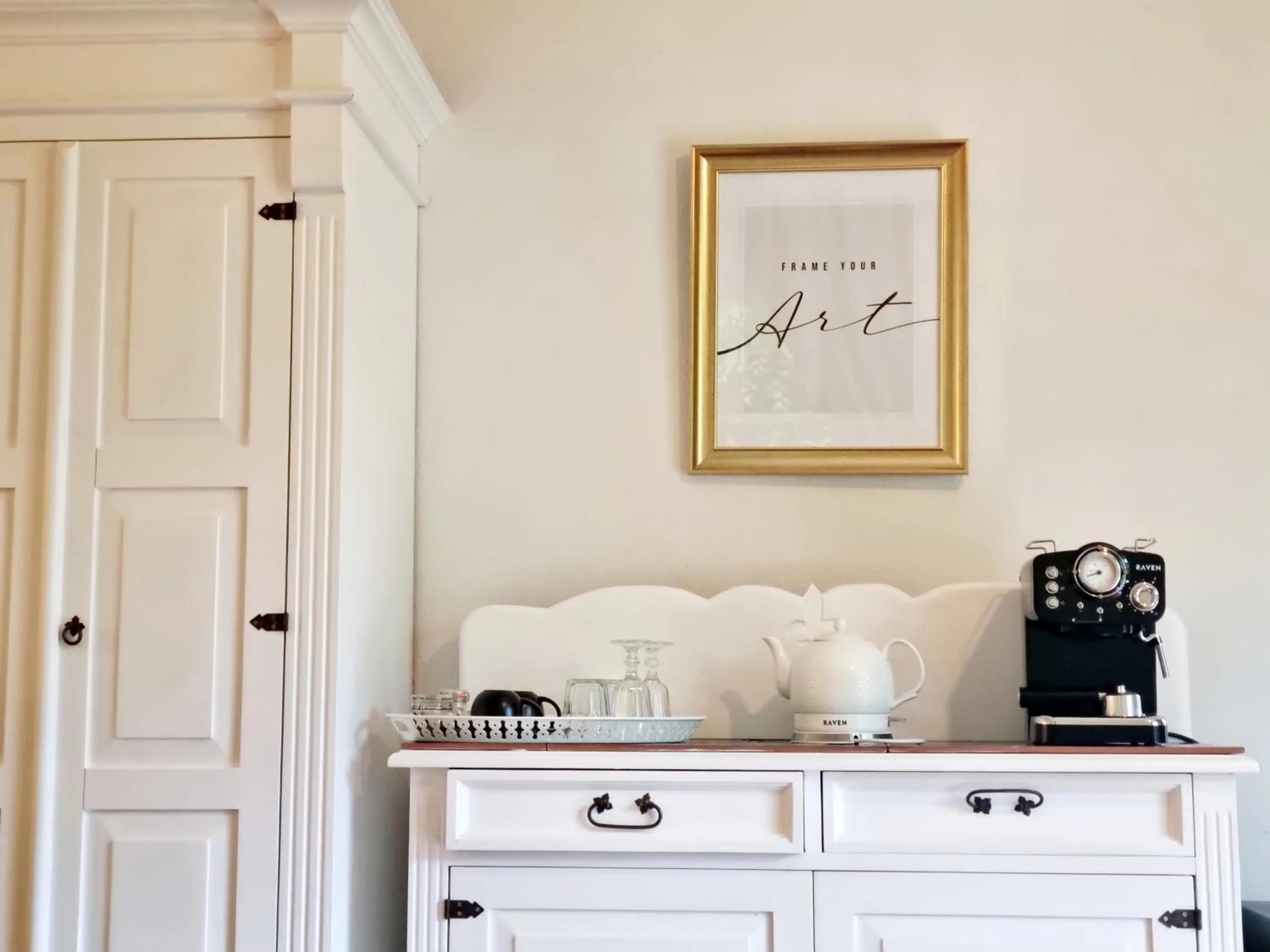 Coffee/tea facilities in Villa Toscana Boutique