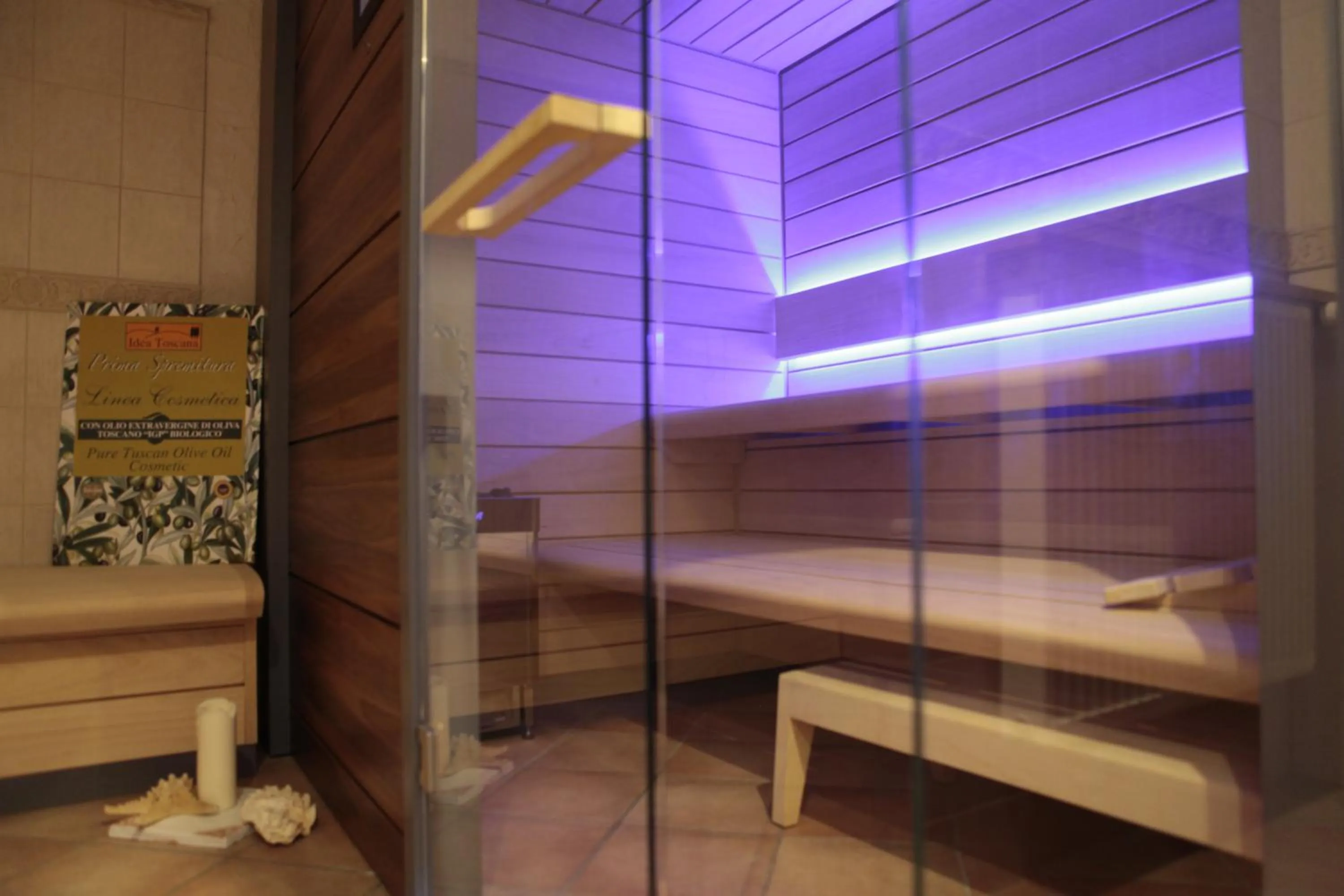 Sauna in Villa Toscana Boutique