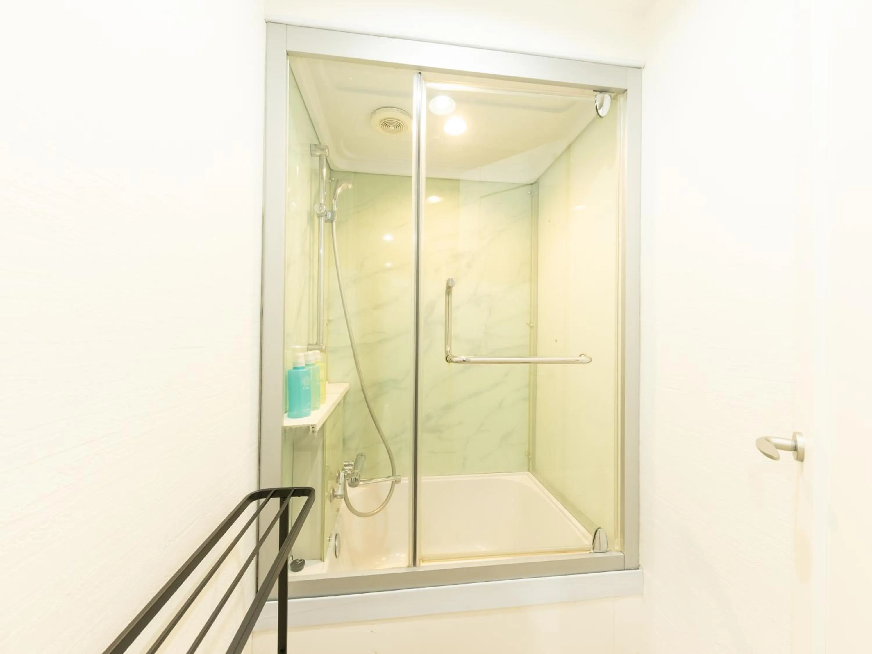 Bathroom in Hiromas Hostel in Ueno