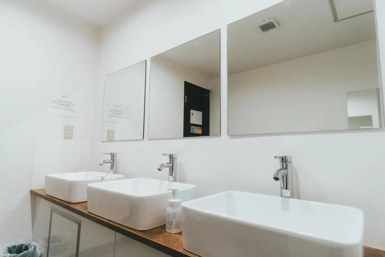Bathroom in Hiromas Hostel in Ueno
