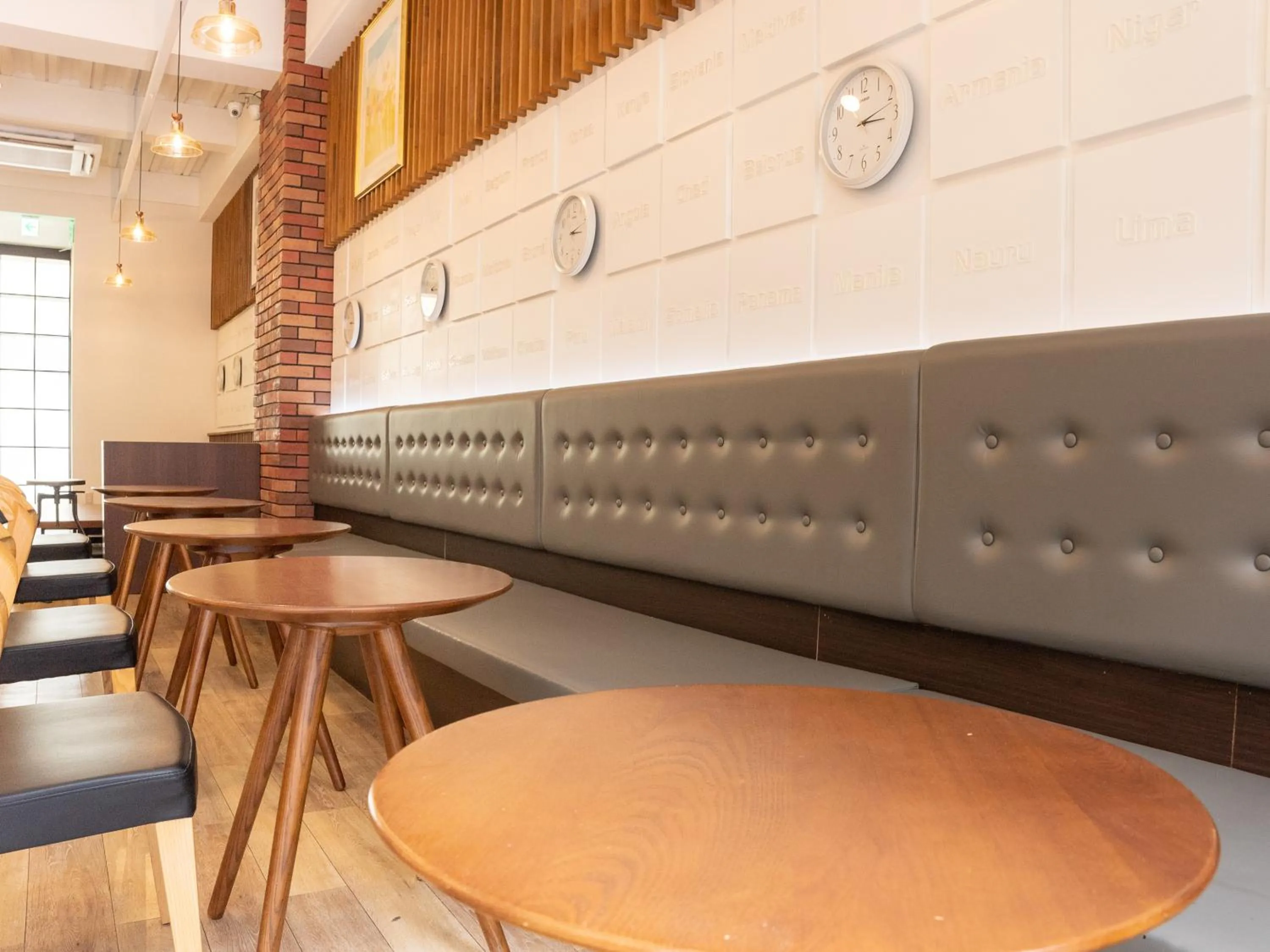 Lounge or bar in Hiromas Hostel in Ueno