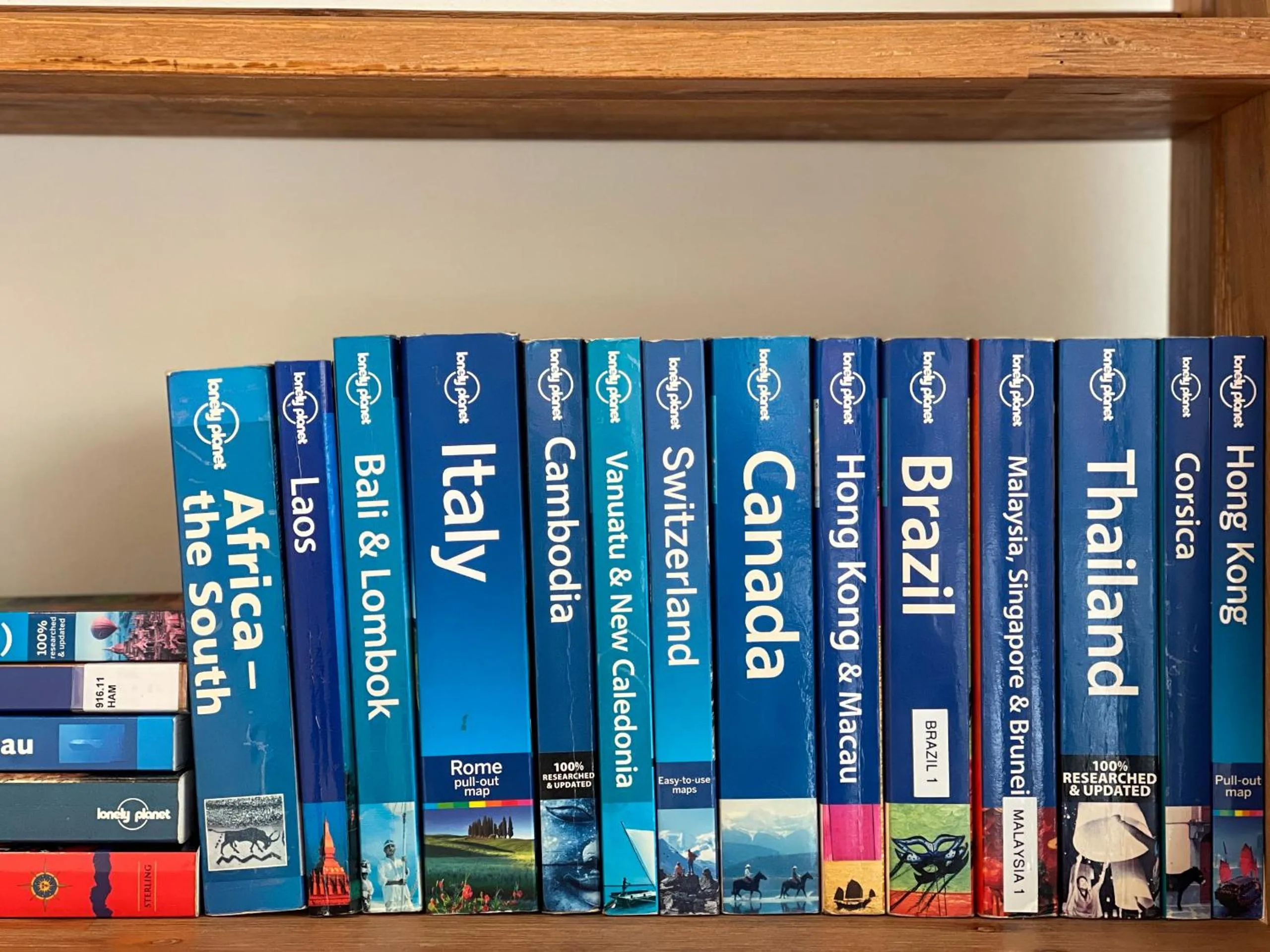 Library in Airone Capsule Hotel