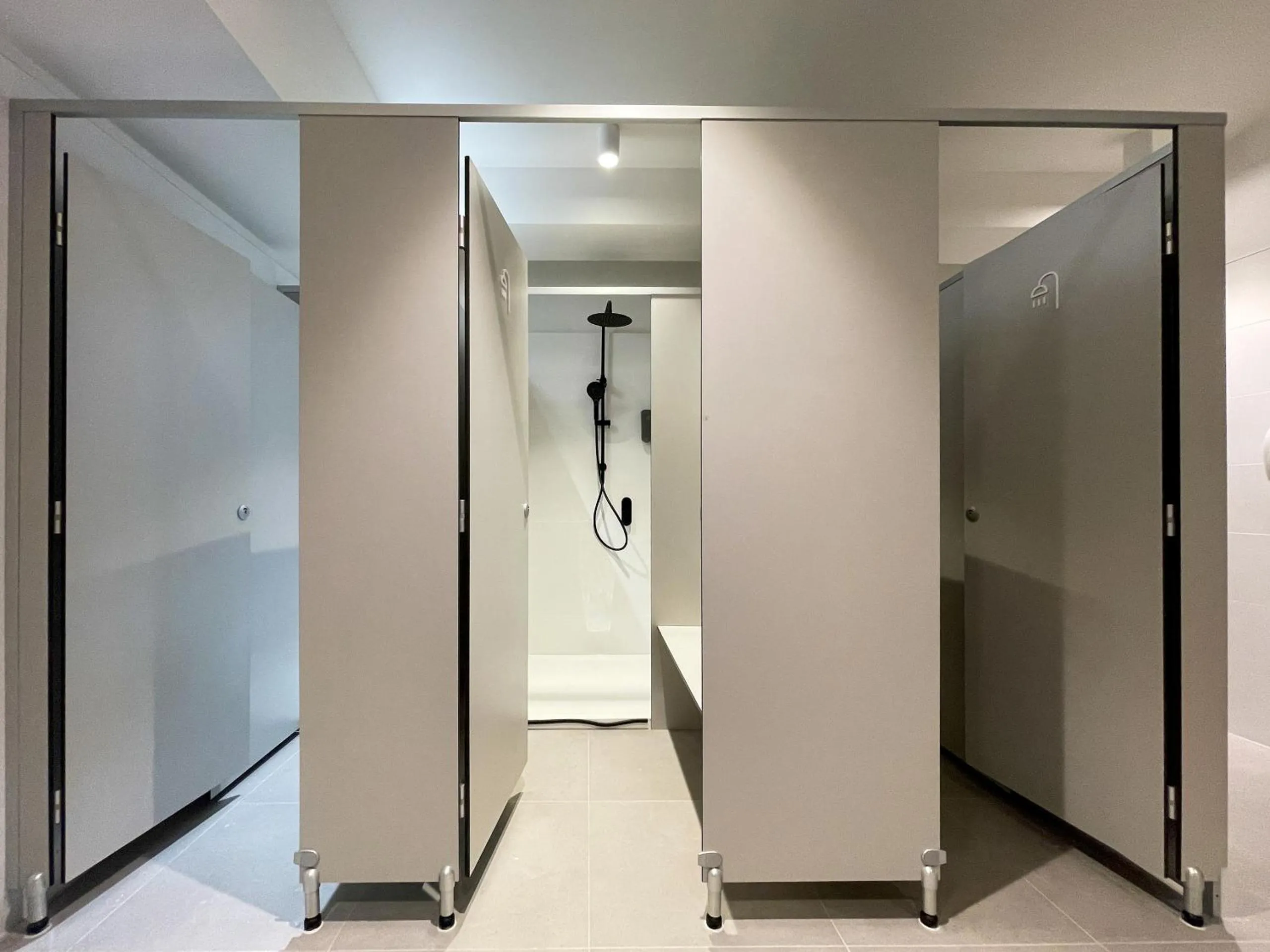 Shower in Airone Capsule Hotel