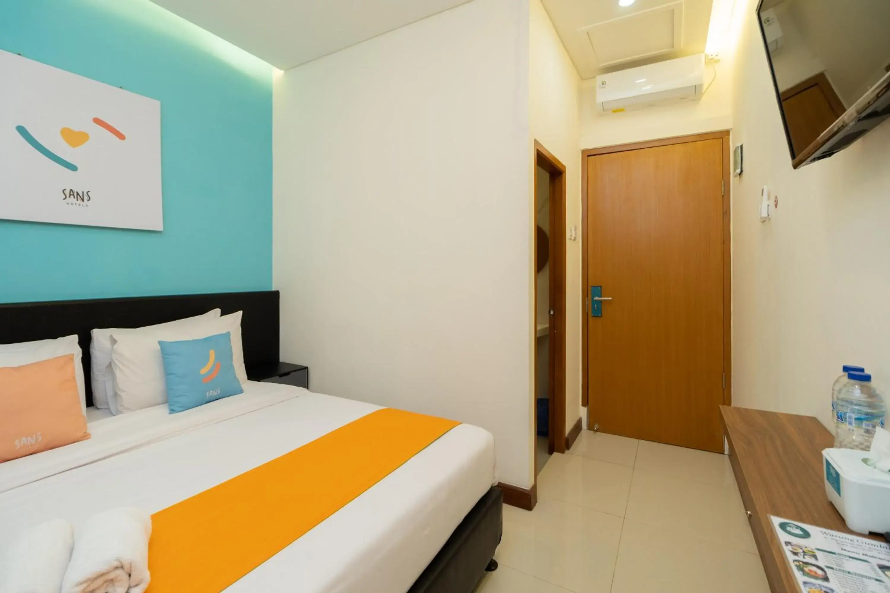 Superior Double Room in Sans Hotel Suryakencana Bogor Superior Double Room in Sans Hotel Suryakencana Bogor