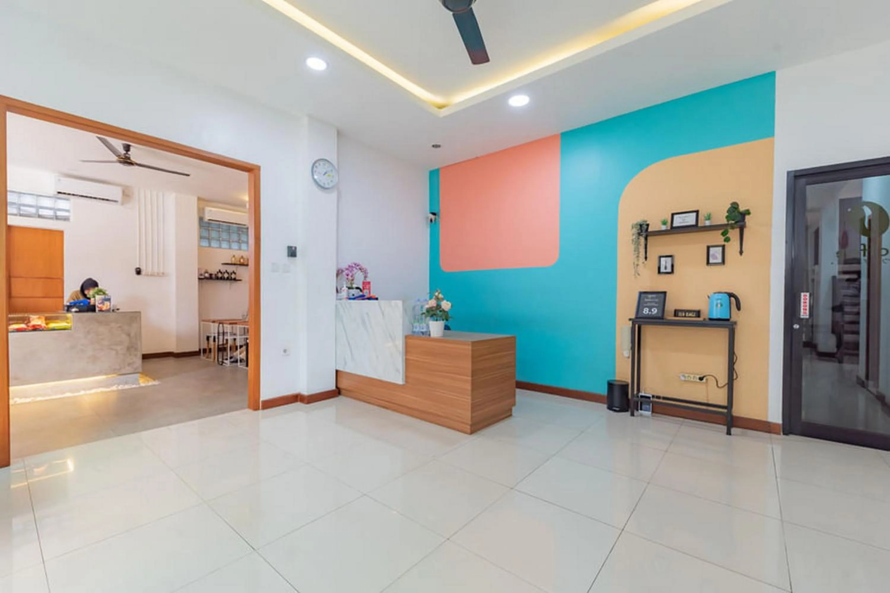 Lobby or reception in Sans Hotel Suryakencana Bogor