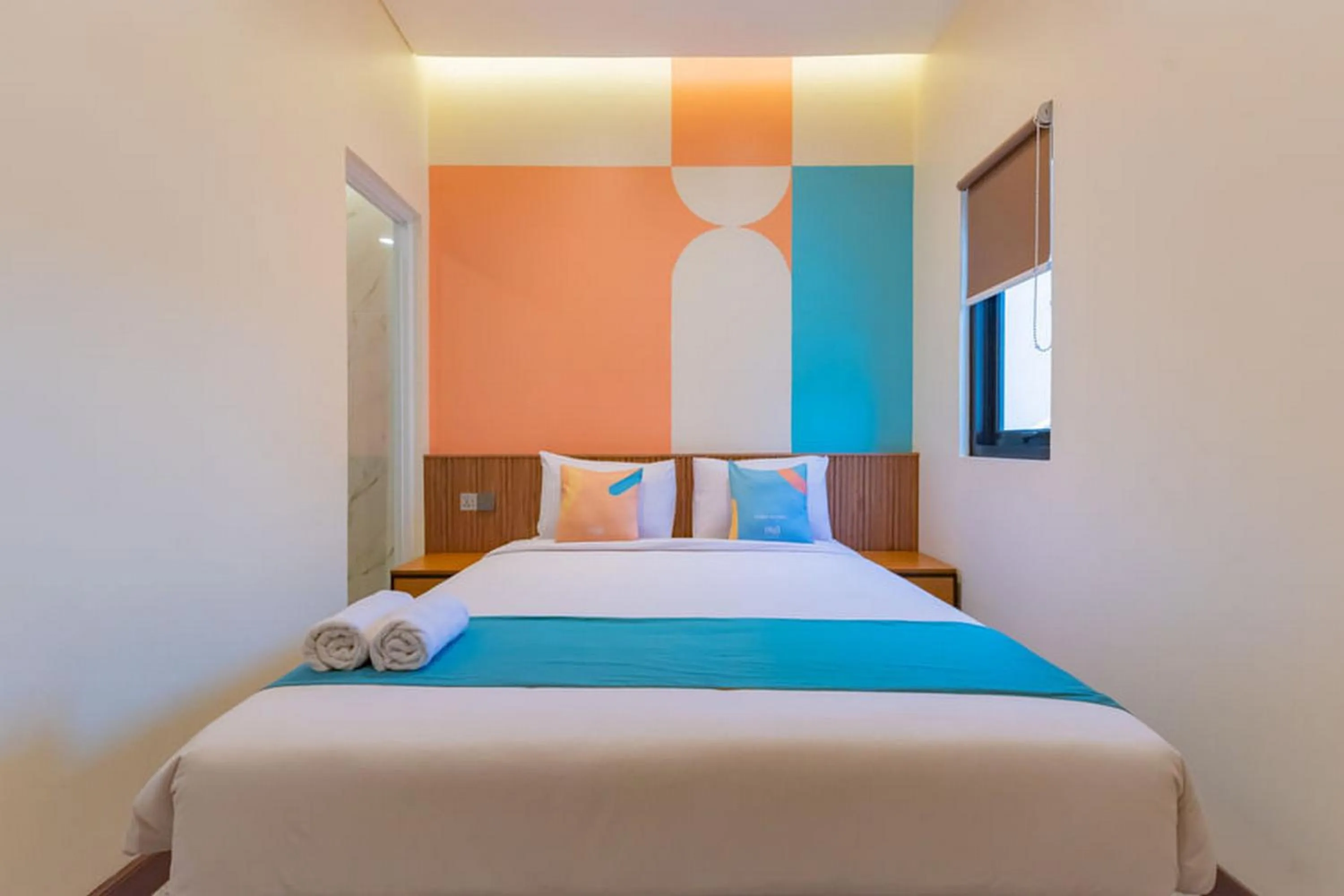 Bedroom, Bed in Sans Hotel Suryakencana Bogor