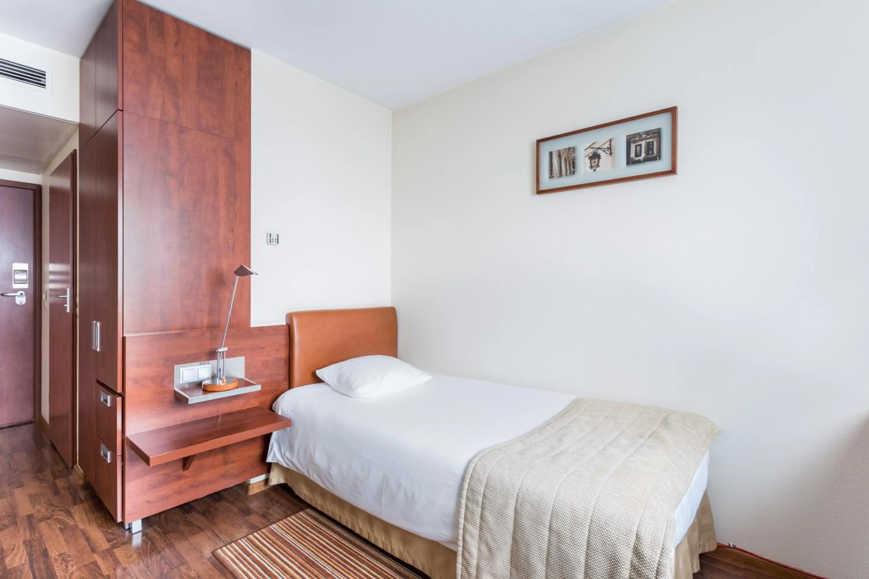 Bed in Qubus Hotel Gliwice