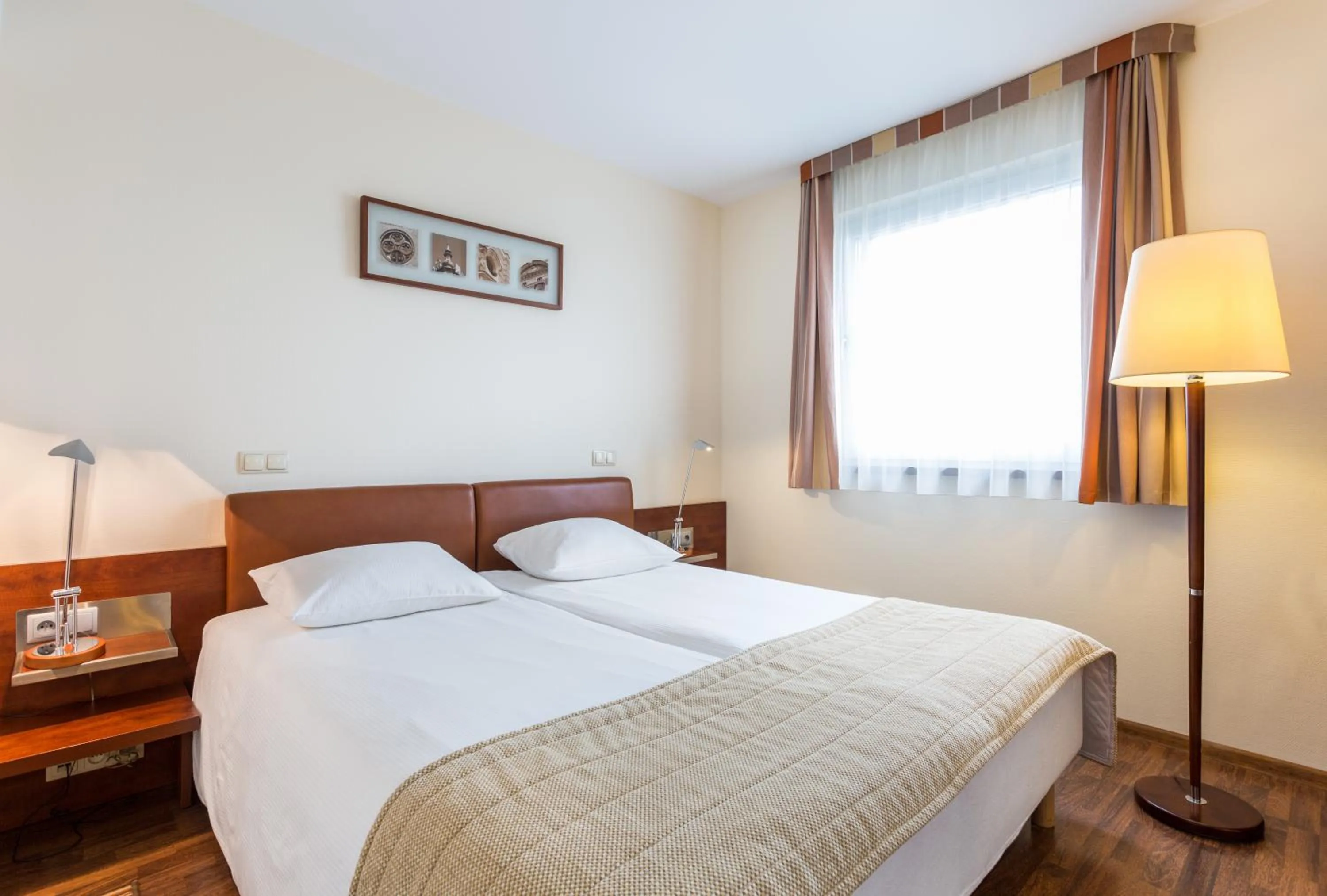 Bed in Qubus Hotel Gliwice