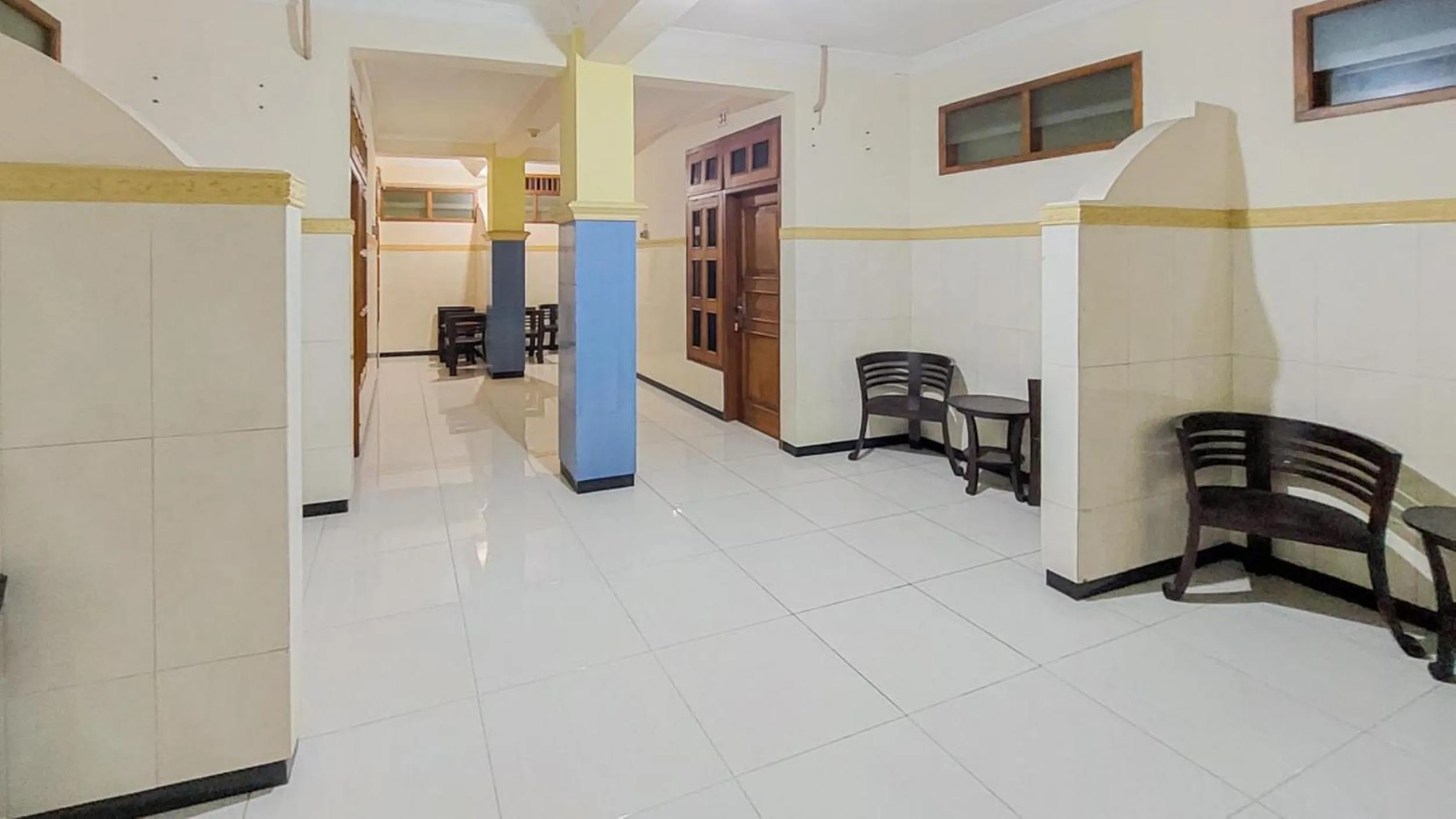 Property building in Hotel Shinta 2 near Alun Alun Kertosono Mitra RedDoorz