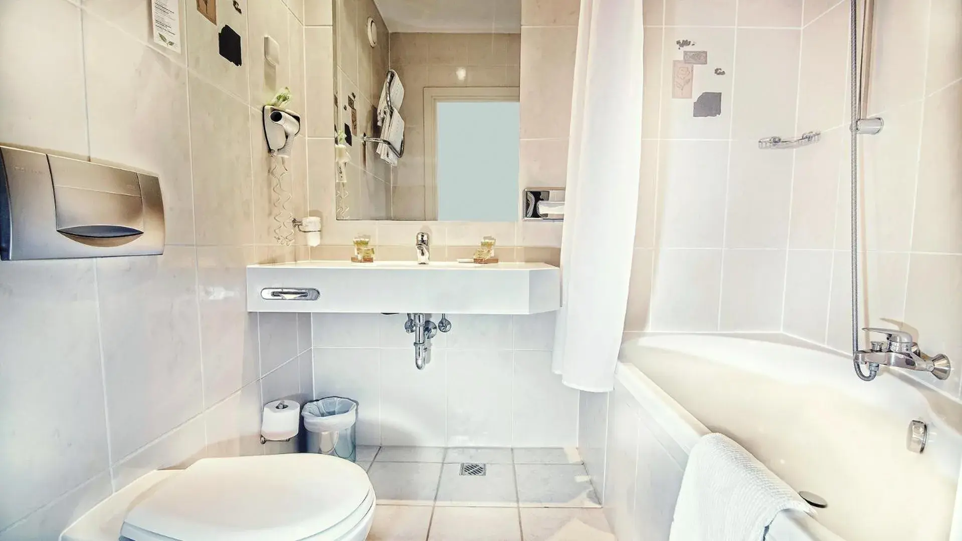 Bathroom in Qubus Hotel Gorzów Wielkopolski Bathroom in Qubus Hotel Gorzów Wielkopolski