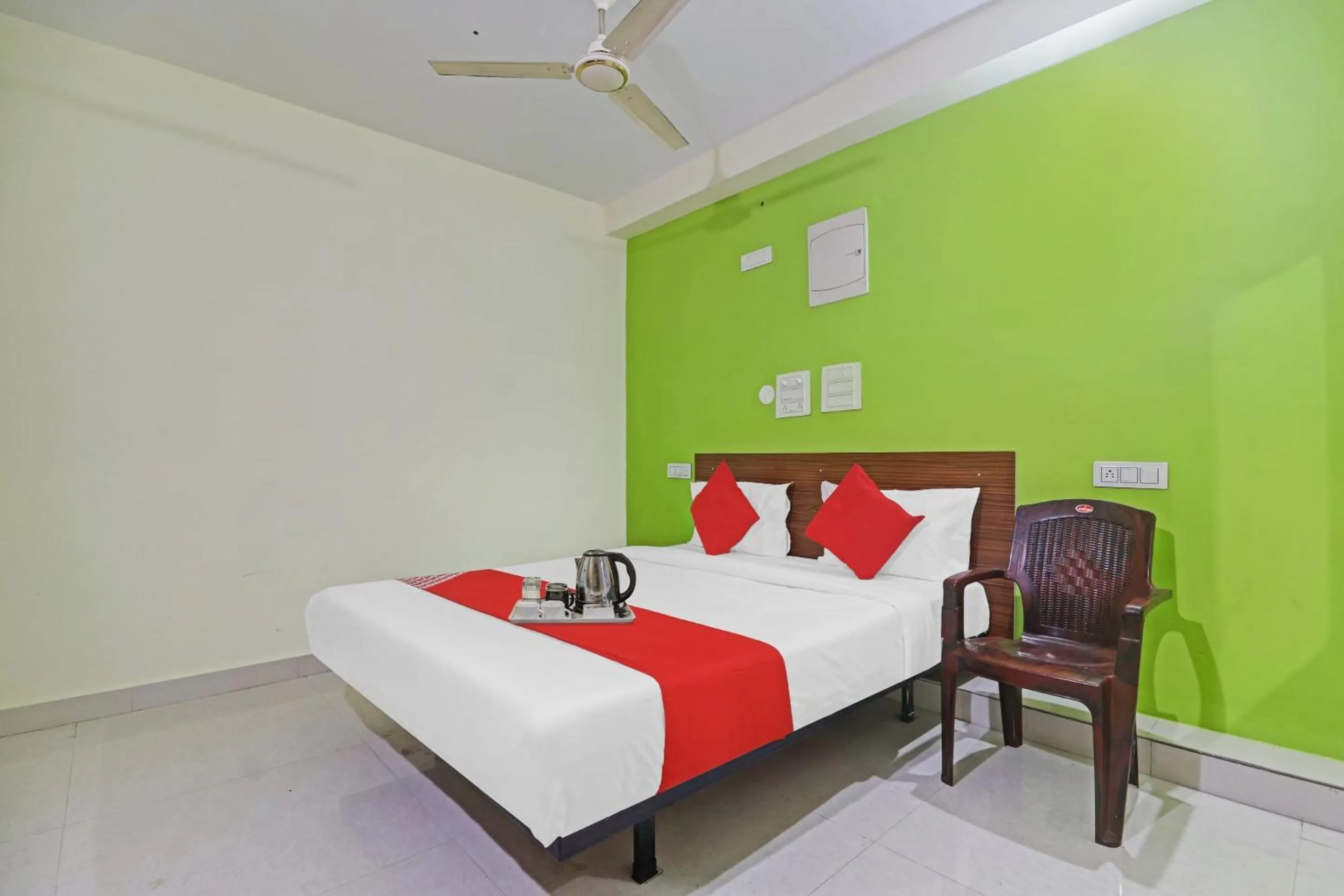 Bedroom, Bed in Hotel O Dk Reddy Square