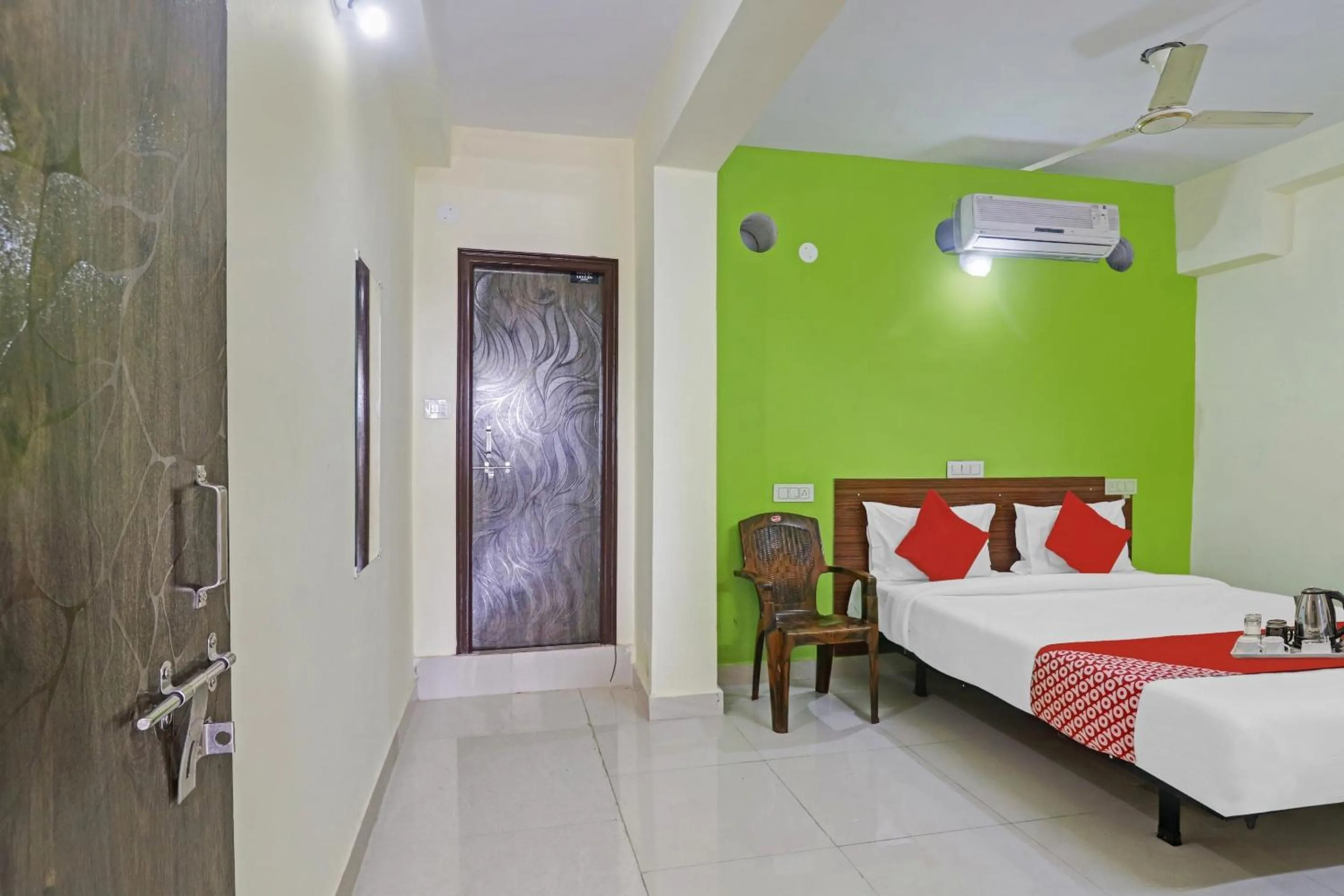 Bedroom, Bed in Hotel O Dk Reddy Square