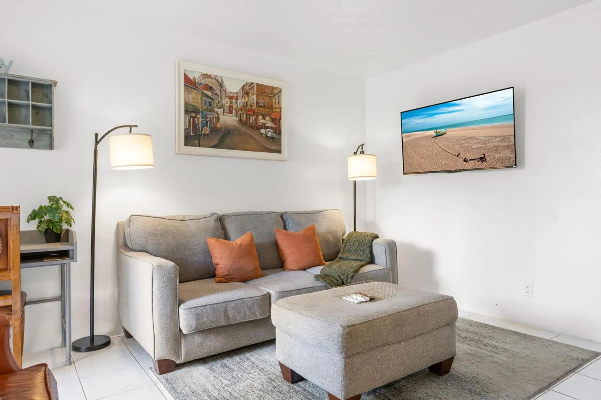 Living room in Victoria Park Regency