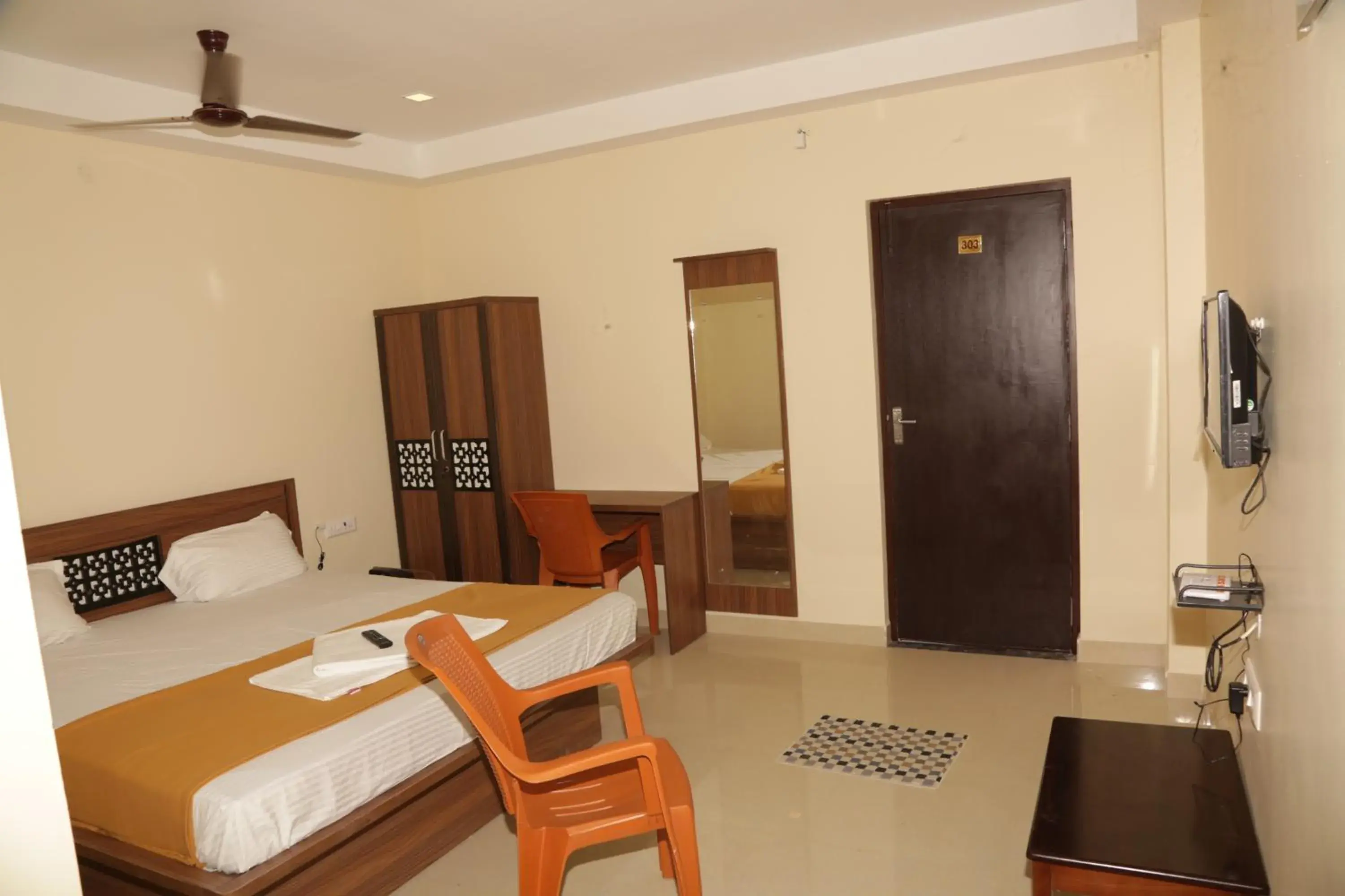 Budget Double Room in Santhosh Inn Budget Double Room in Santhosh Inn