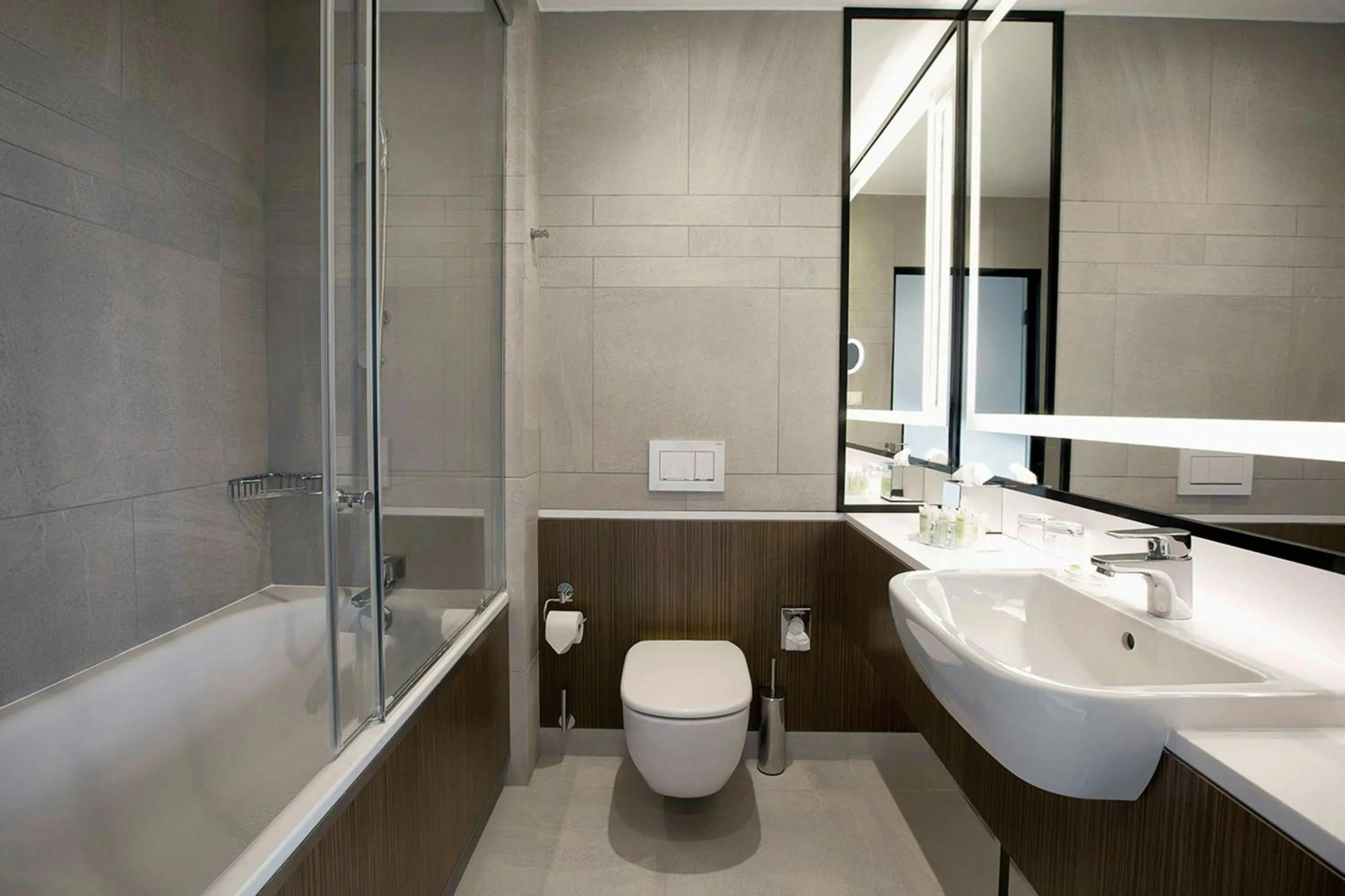 Bathroom in Courtyard by Marriott Katowice City Center