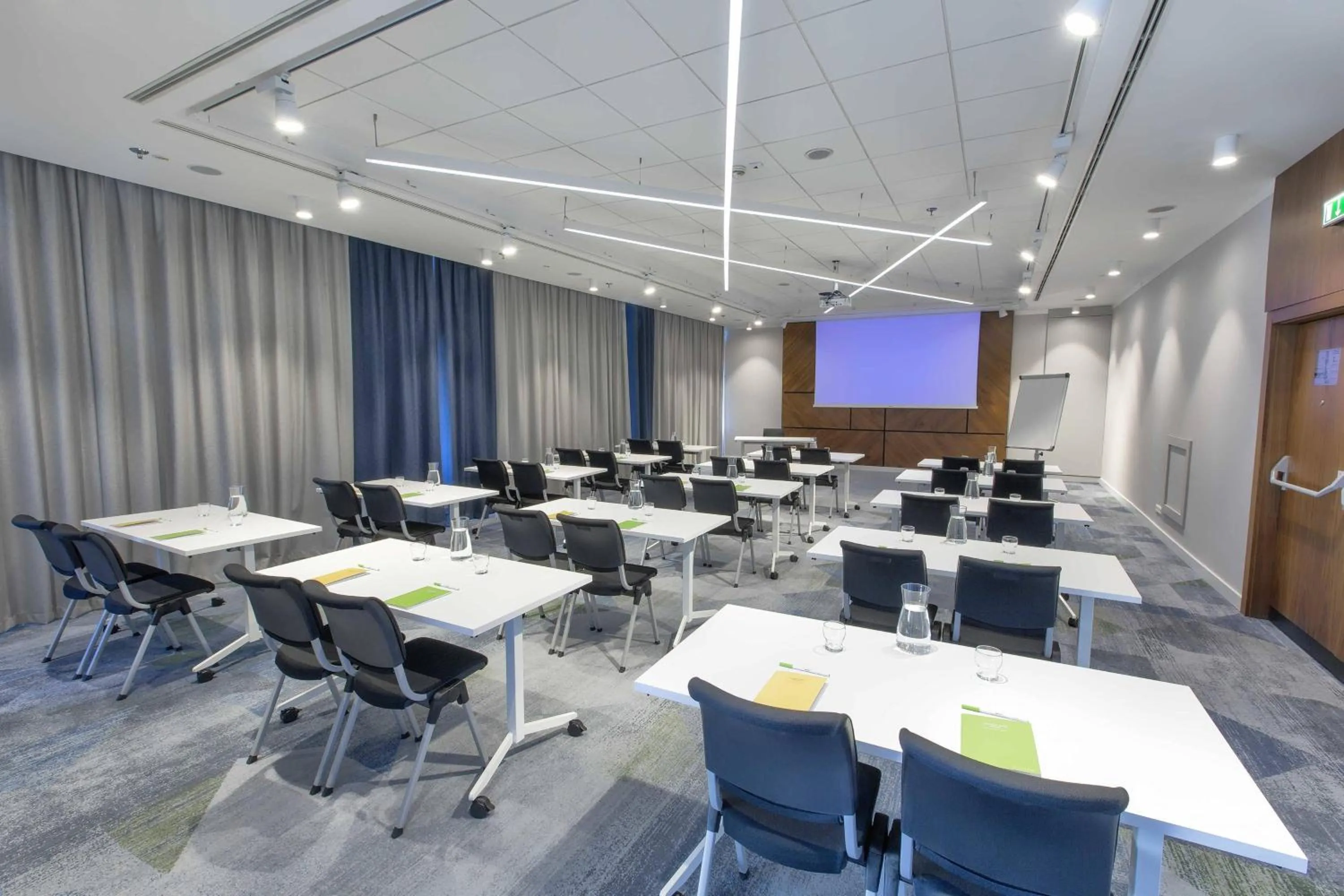 Meeting/conference room in Courtyard by Marriott Katowice City Center
